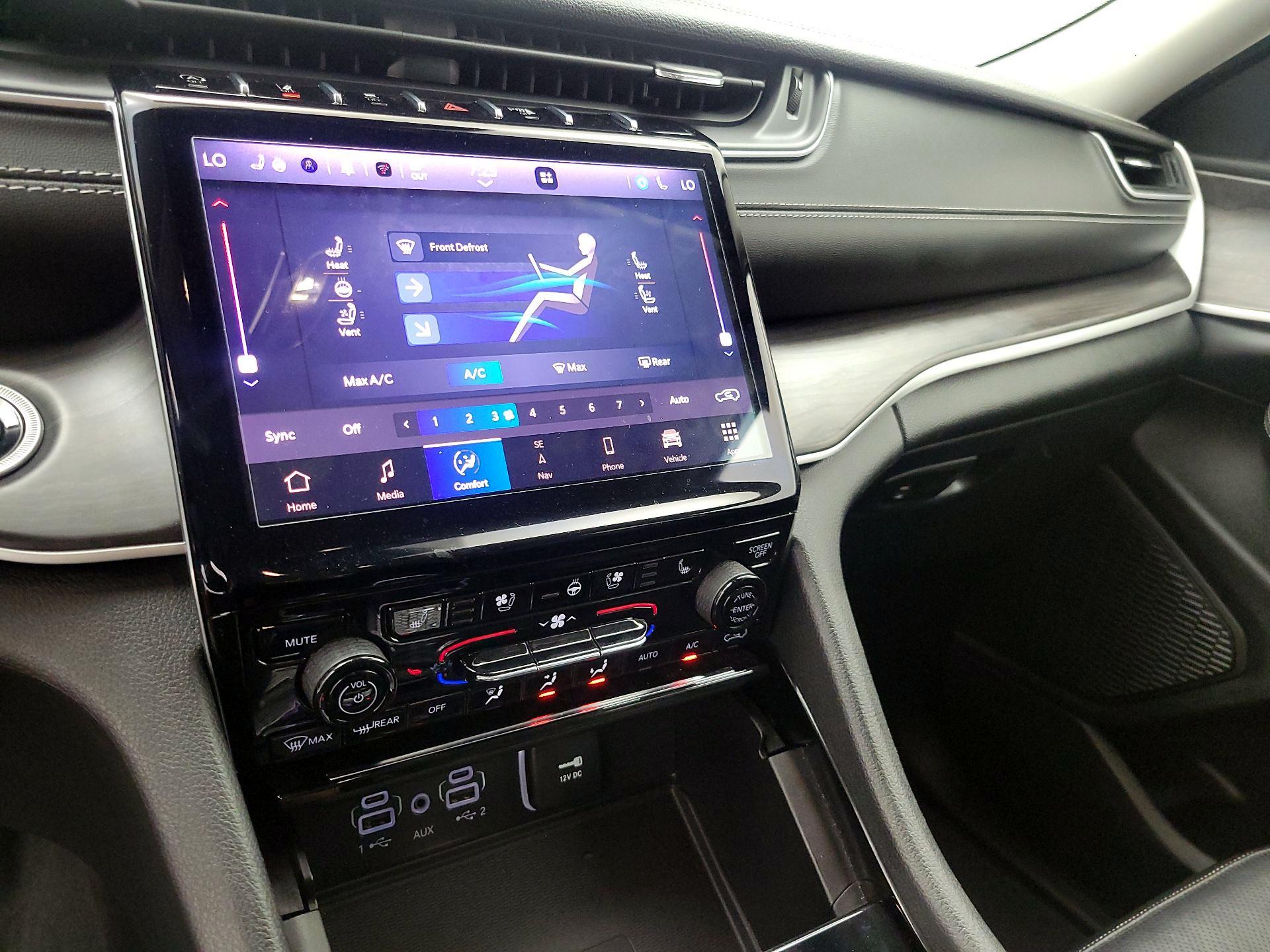 Thumbnail: 2023 Jeep Grand Cherokee - 16