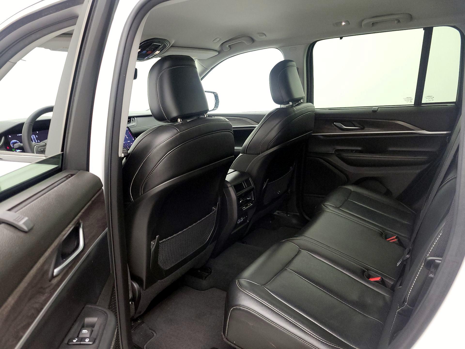 Thumbnail: 2023 Jeep Grand Cherokee - 19