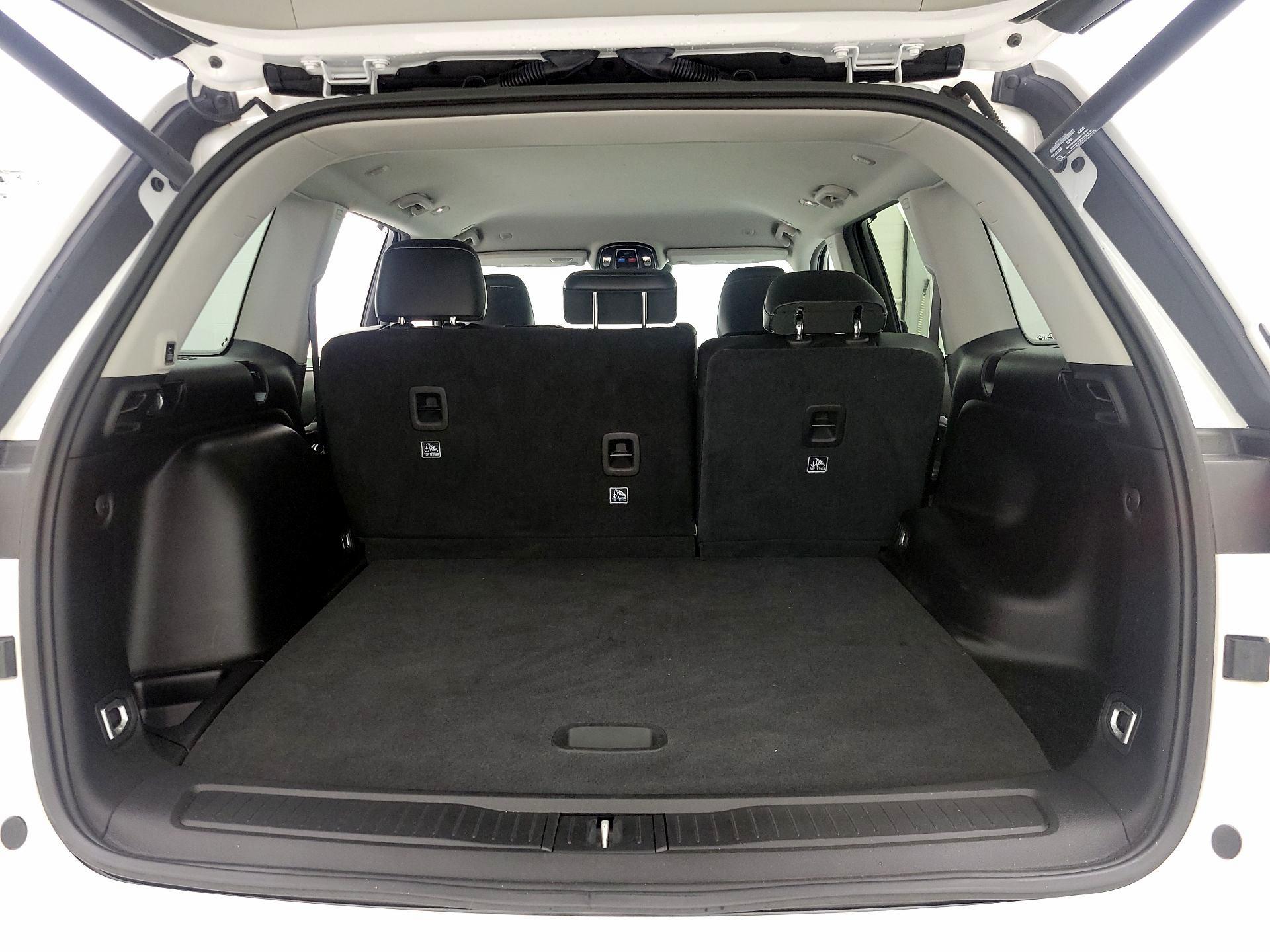 Thumbnail: 2023 Jeep Grand Cherokee - 20