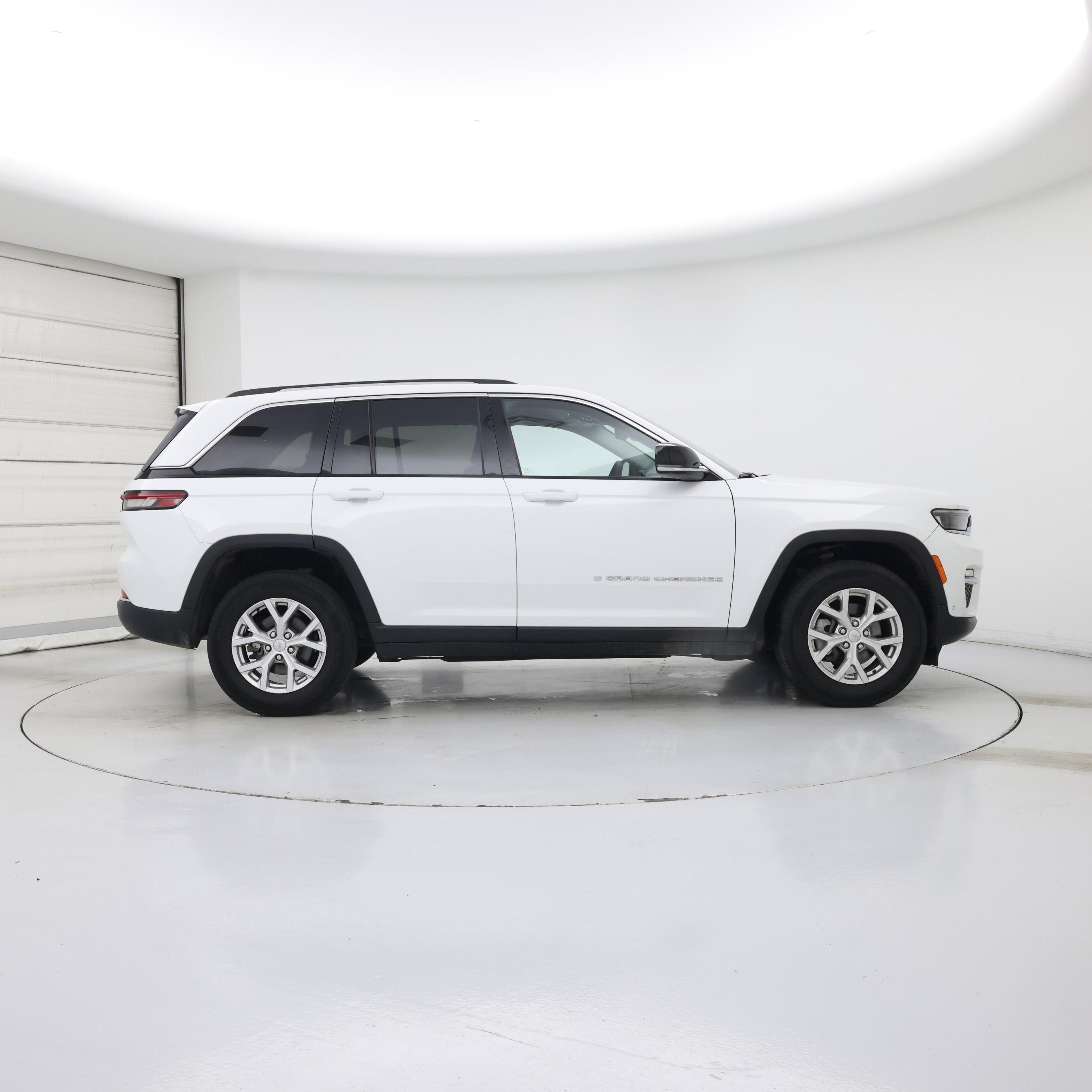 Thumbnail: 2023 Jeep Grand Cherokee - 7