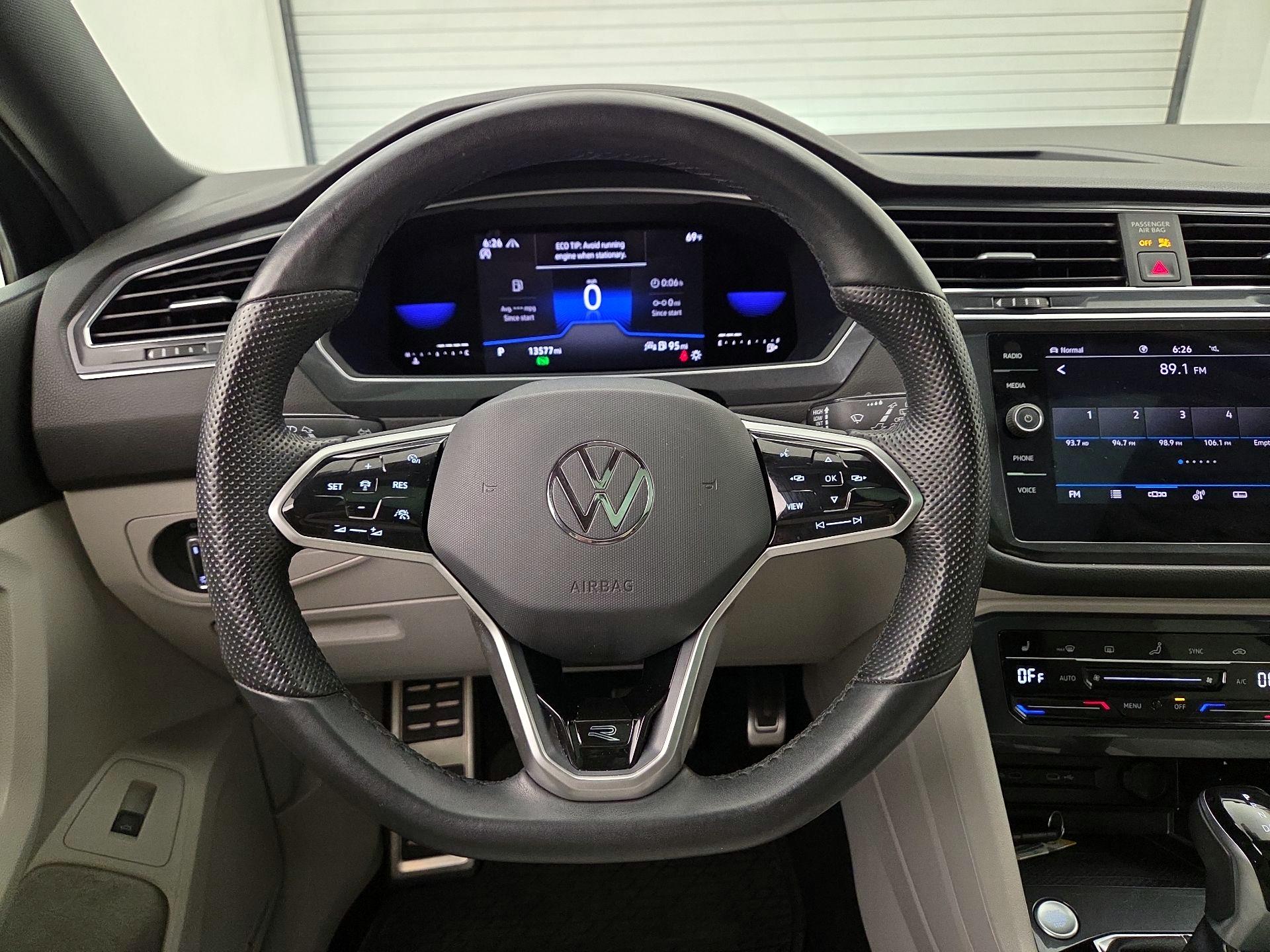 Thumbnail: 2022 Volkswagen Tiguan - 10