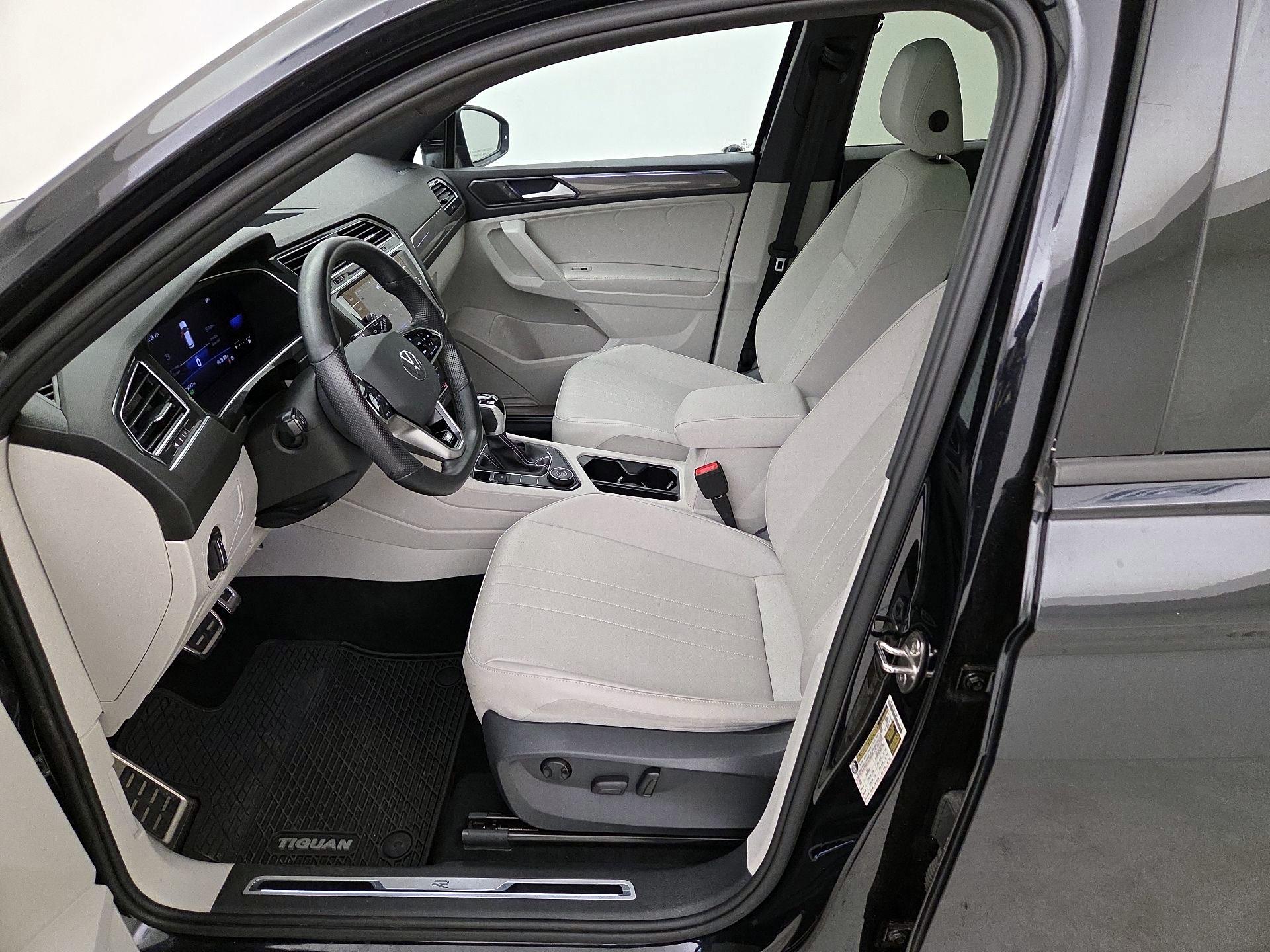 Thumbnail: 2022 Volkswagen Tiguan - 11