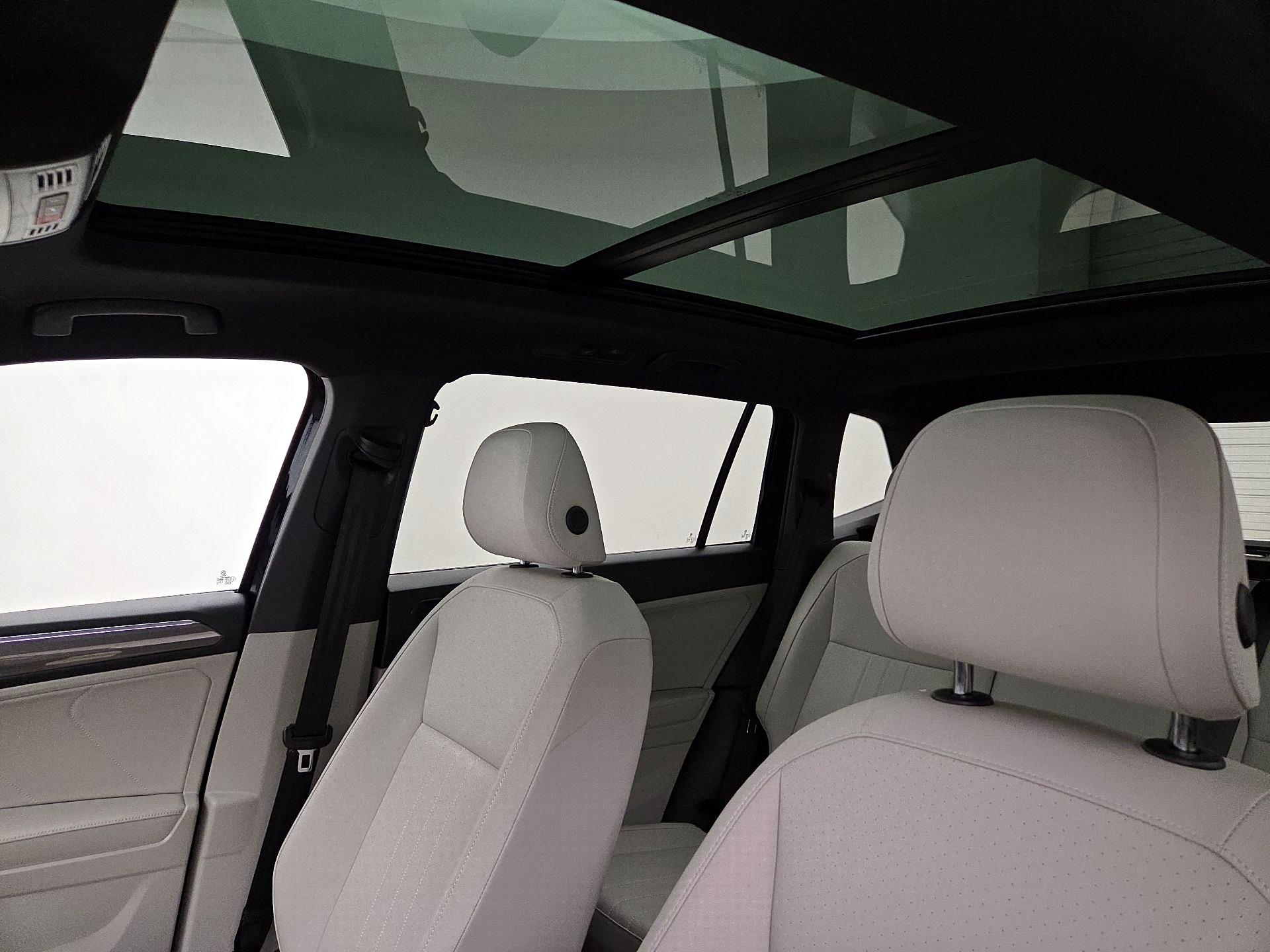 Thumbnail: 2022 Volkswagen Tiguan - 19