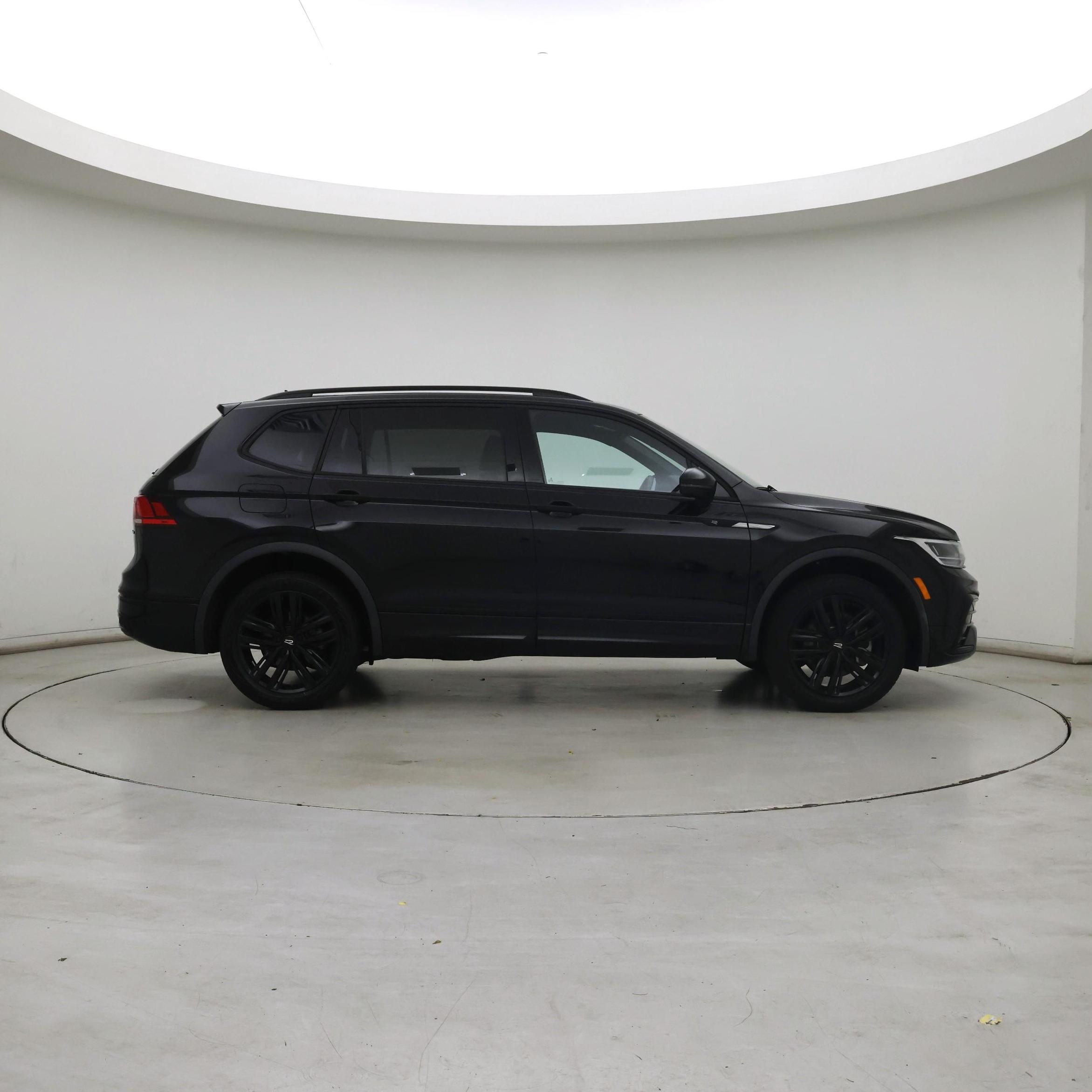 Thumbnail: 2022 Volkswagen Tiguan - 7