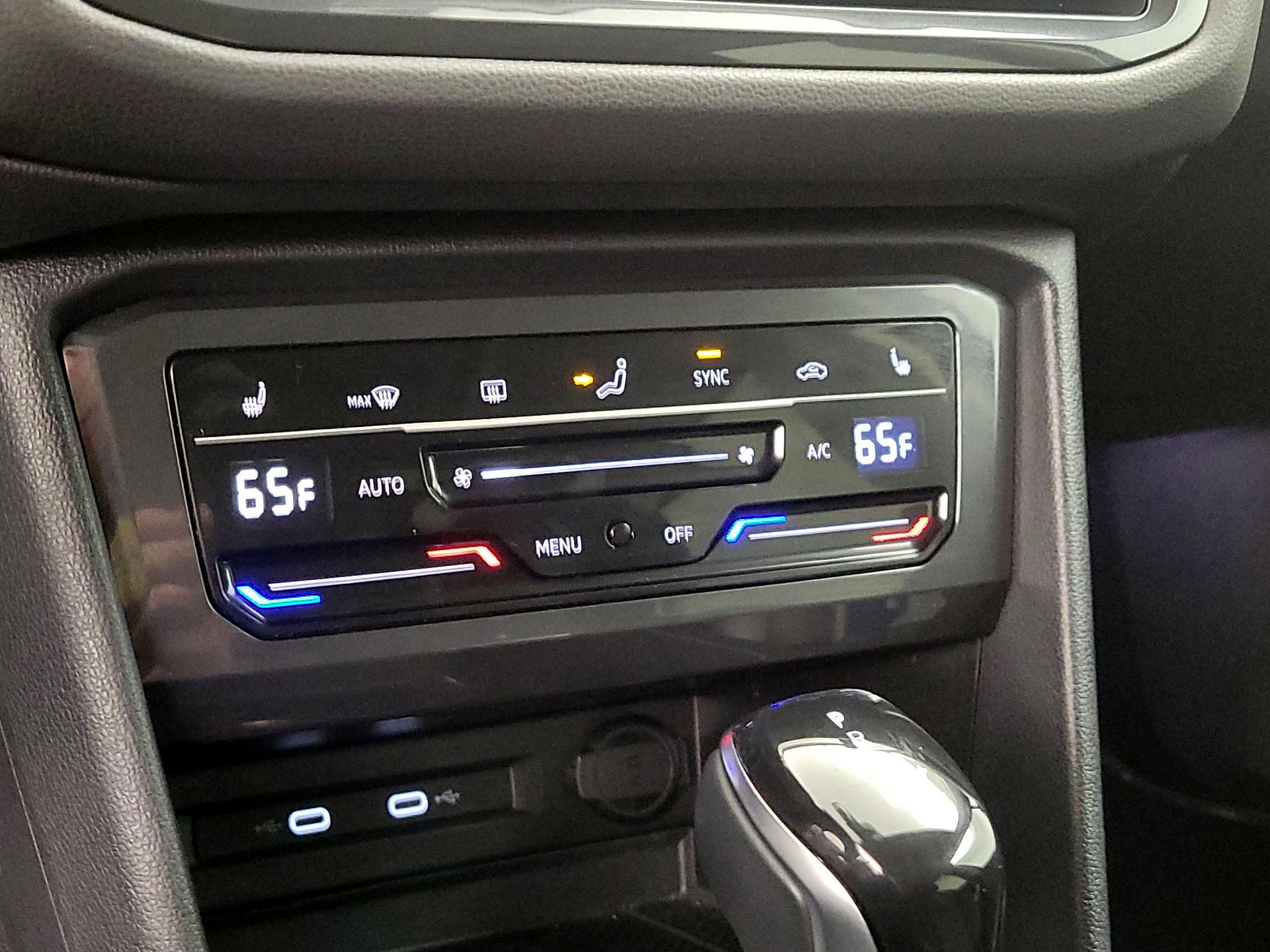 Thumbnail: 2023 Volkswagen Tiguan - 16