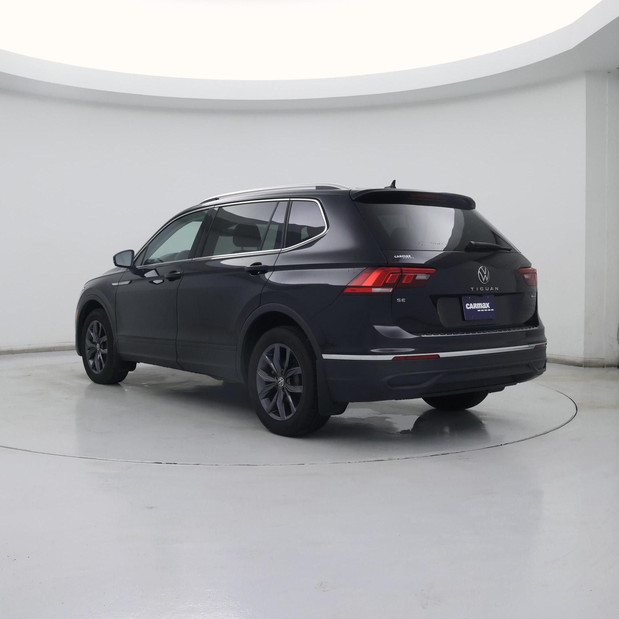 Thumbnail: 2023 Volkswagen Tiguan - 2