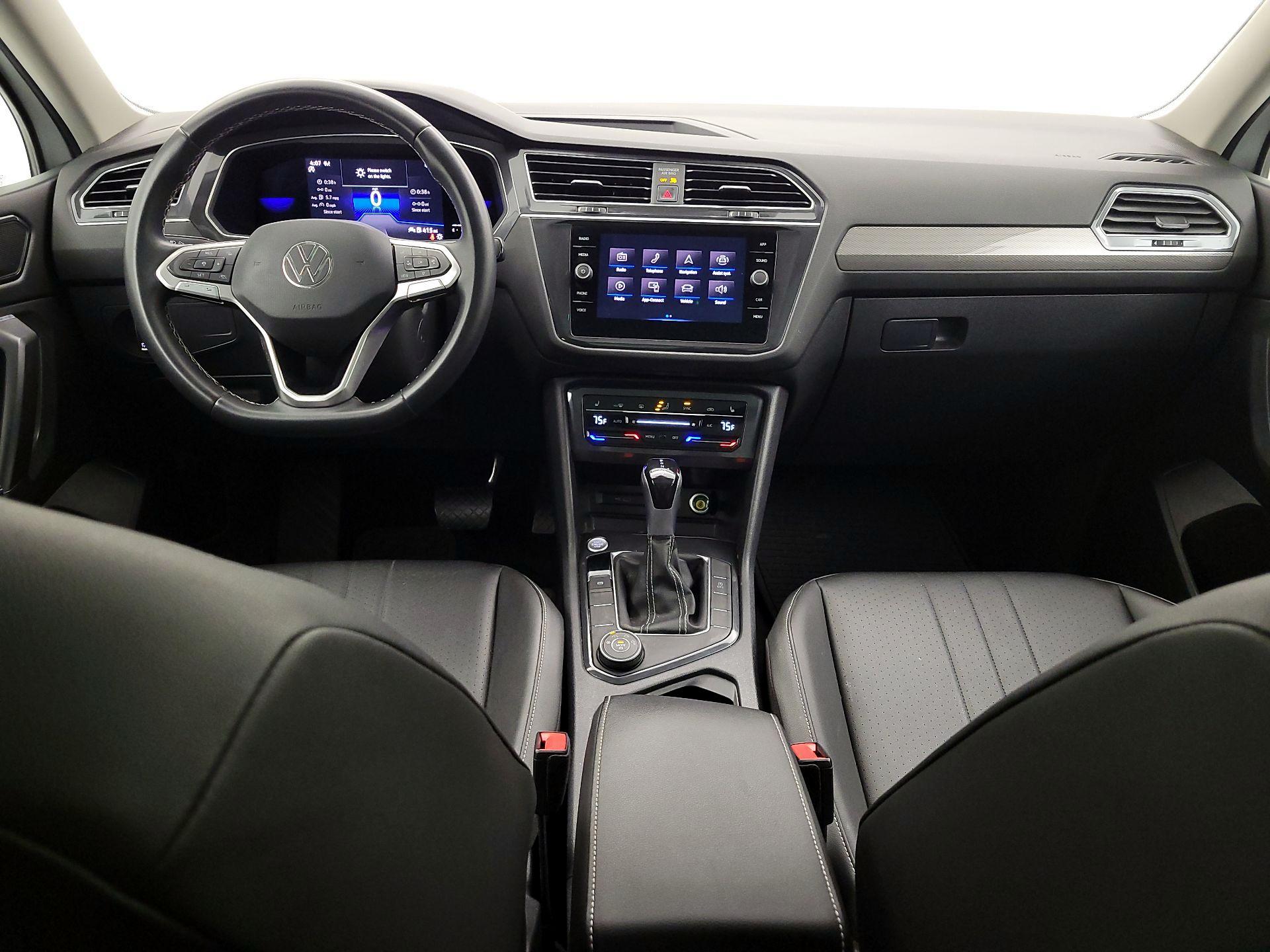 Thumbnail: 2022 Volkswagen Tiguan - 9