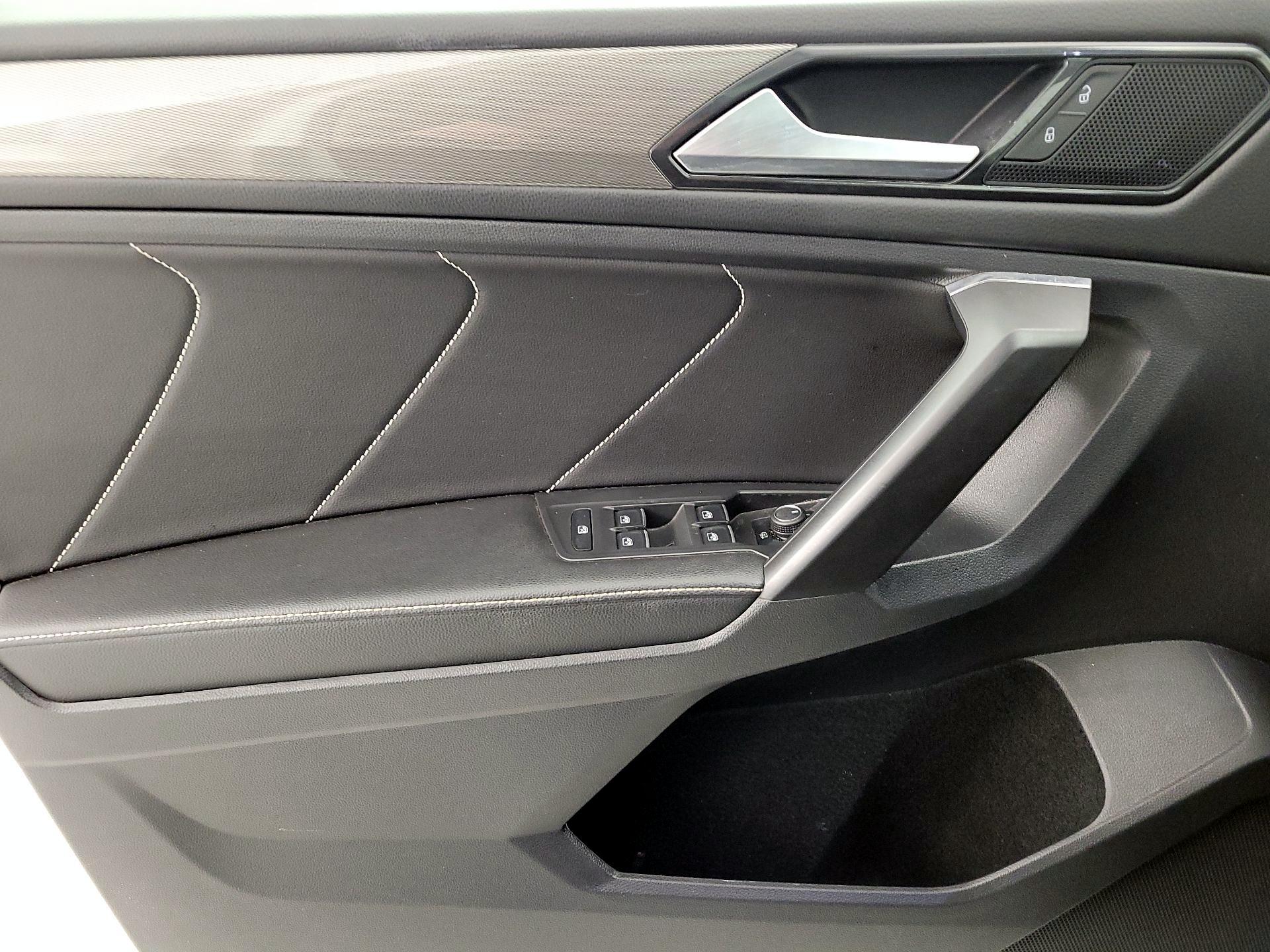 Thumbnail: 2022 Volkswagen Tiguan - 12