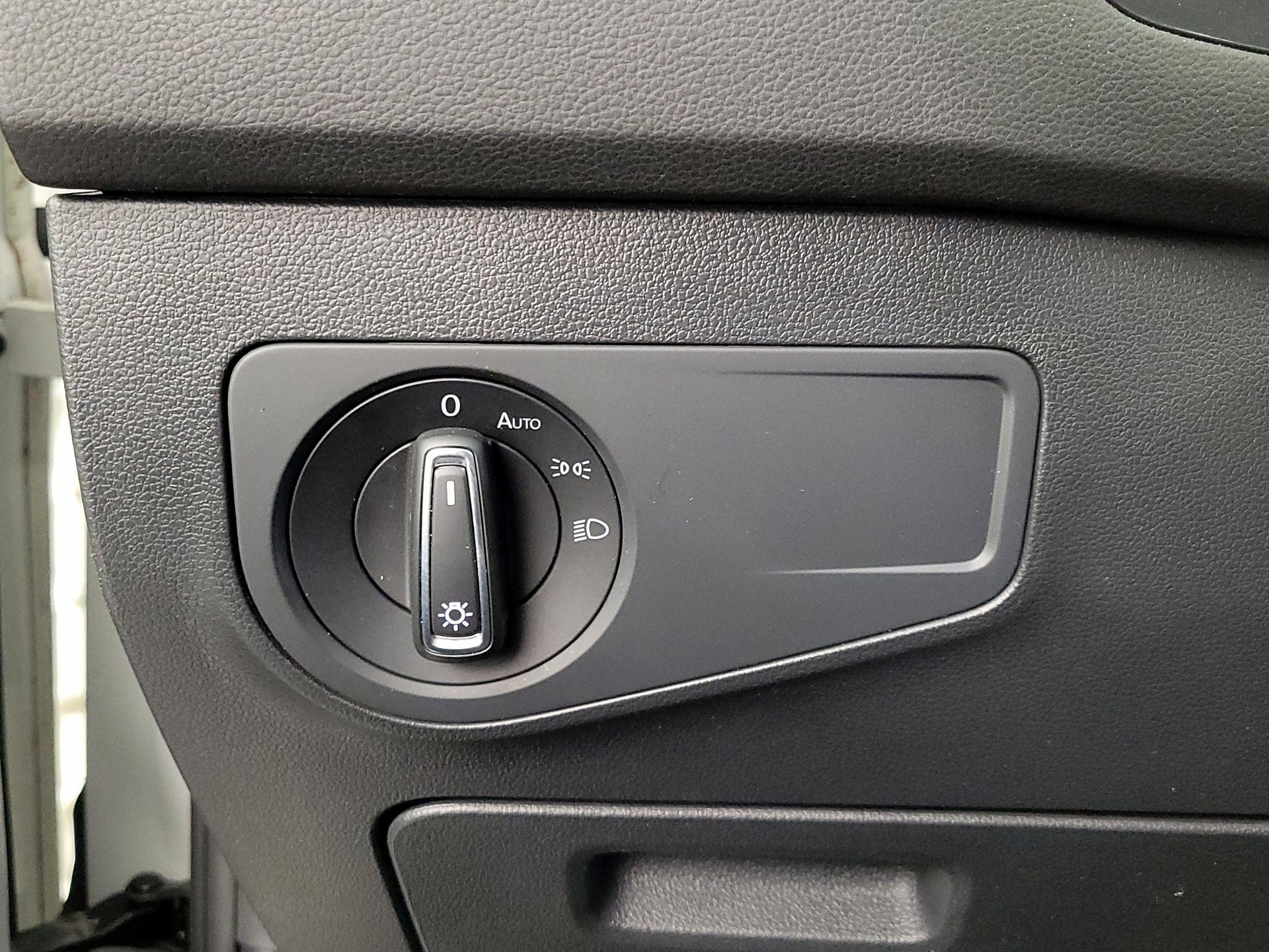 Thumbnail: 2022 Volkswagen Tiguan - 13