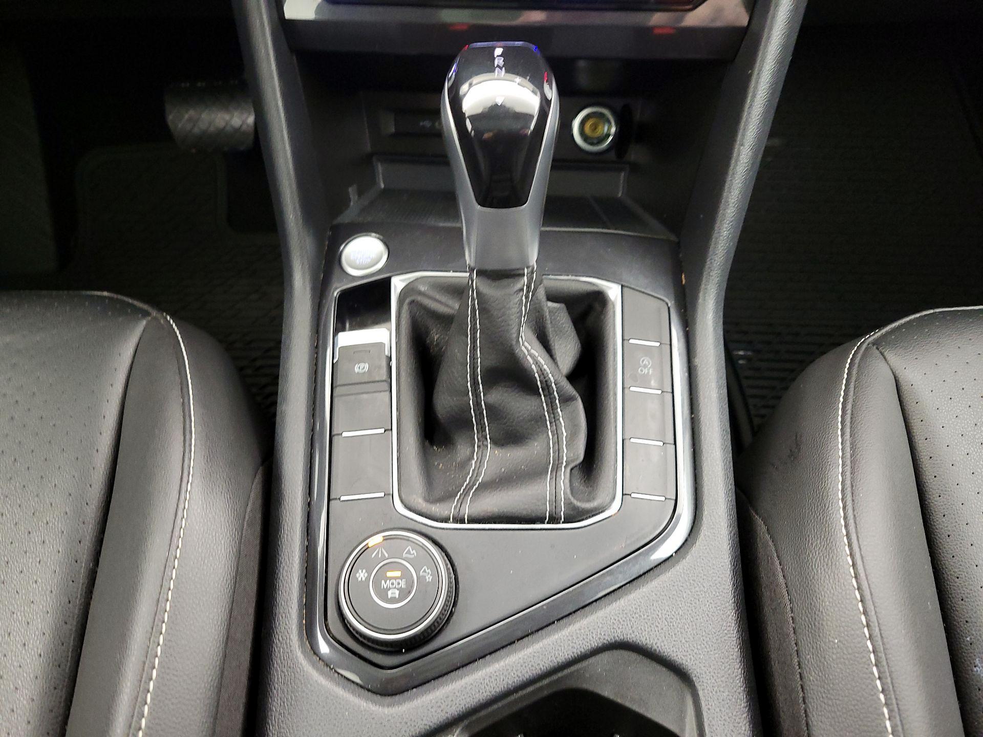 Thumbnail: 2022 Volkswagen Tiguan - 17