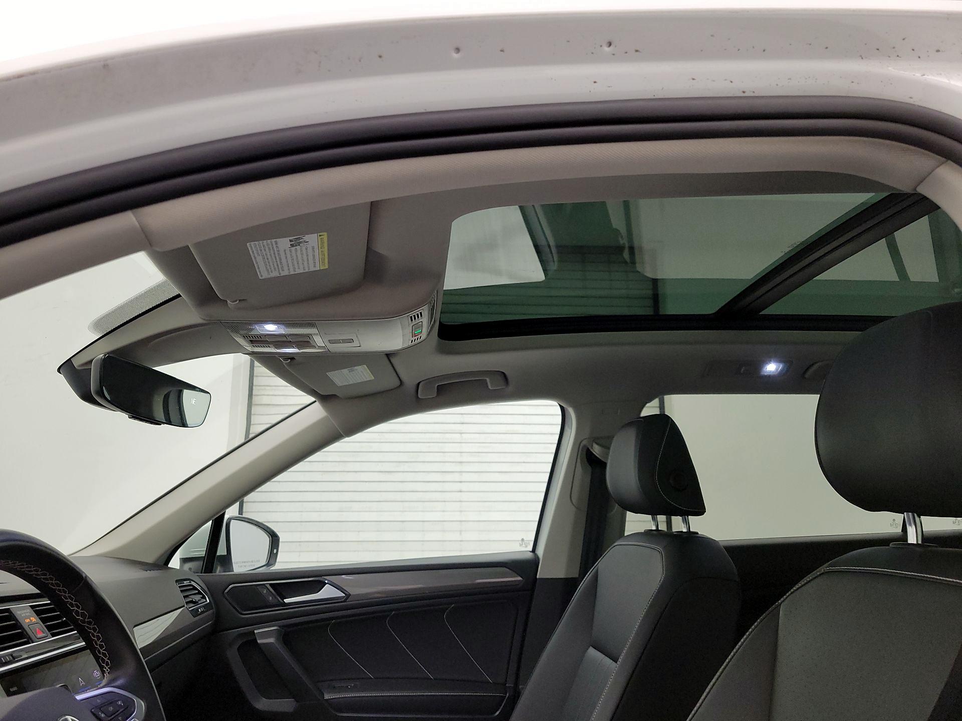 Thumbnail: 2022 Volkswagen Tiguan - 19