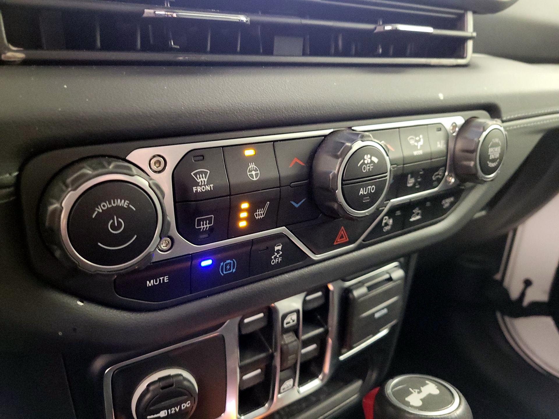 Thumbnail: 2024 Jeep Wrangler - 17