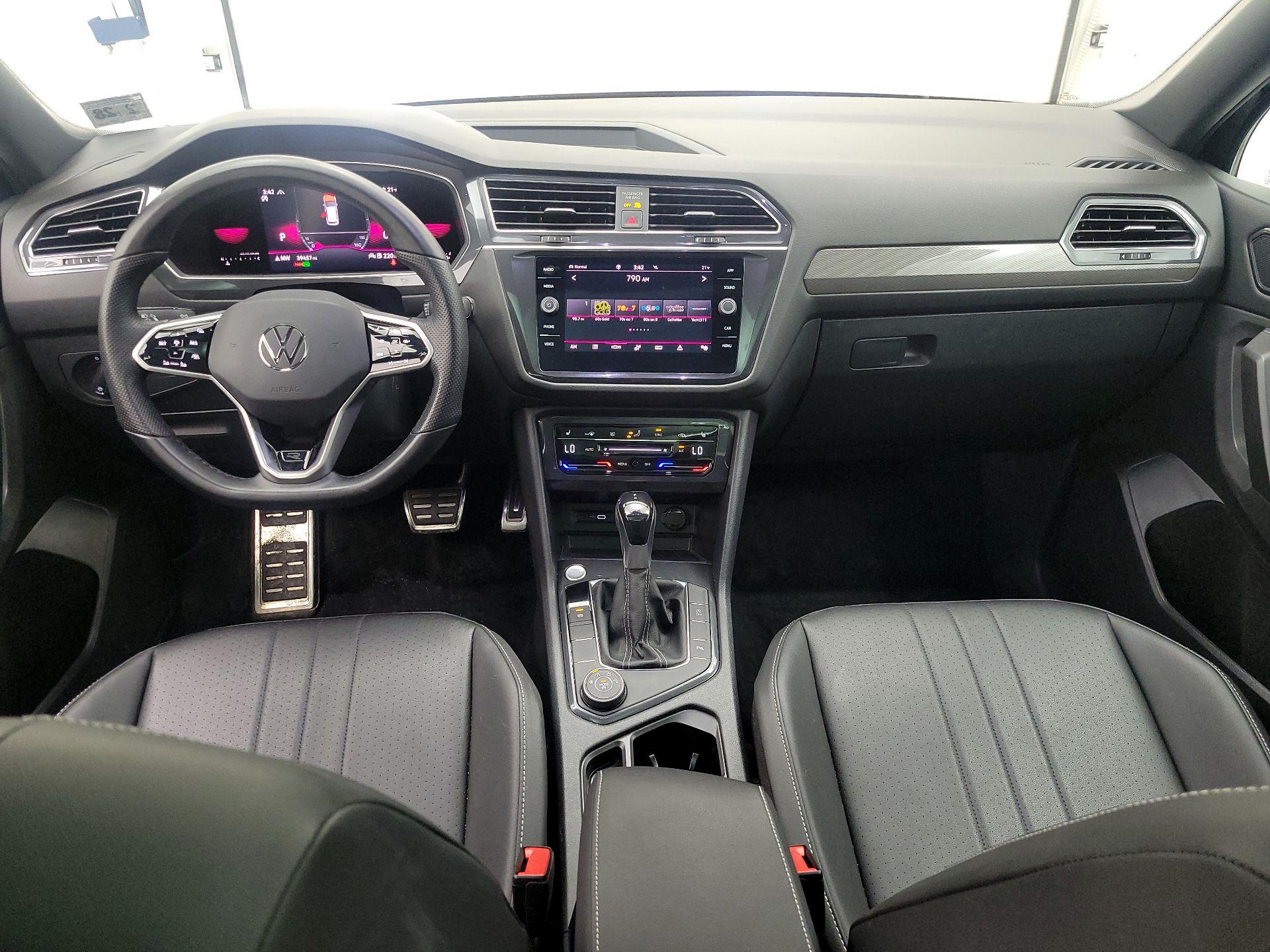 Thumbnail: 2023 Volkswagen Tiguan - 9