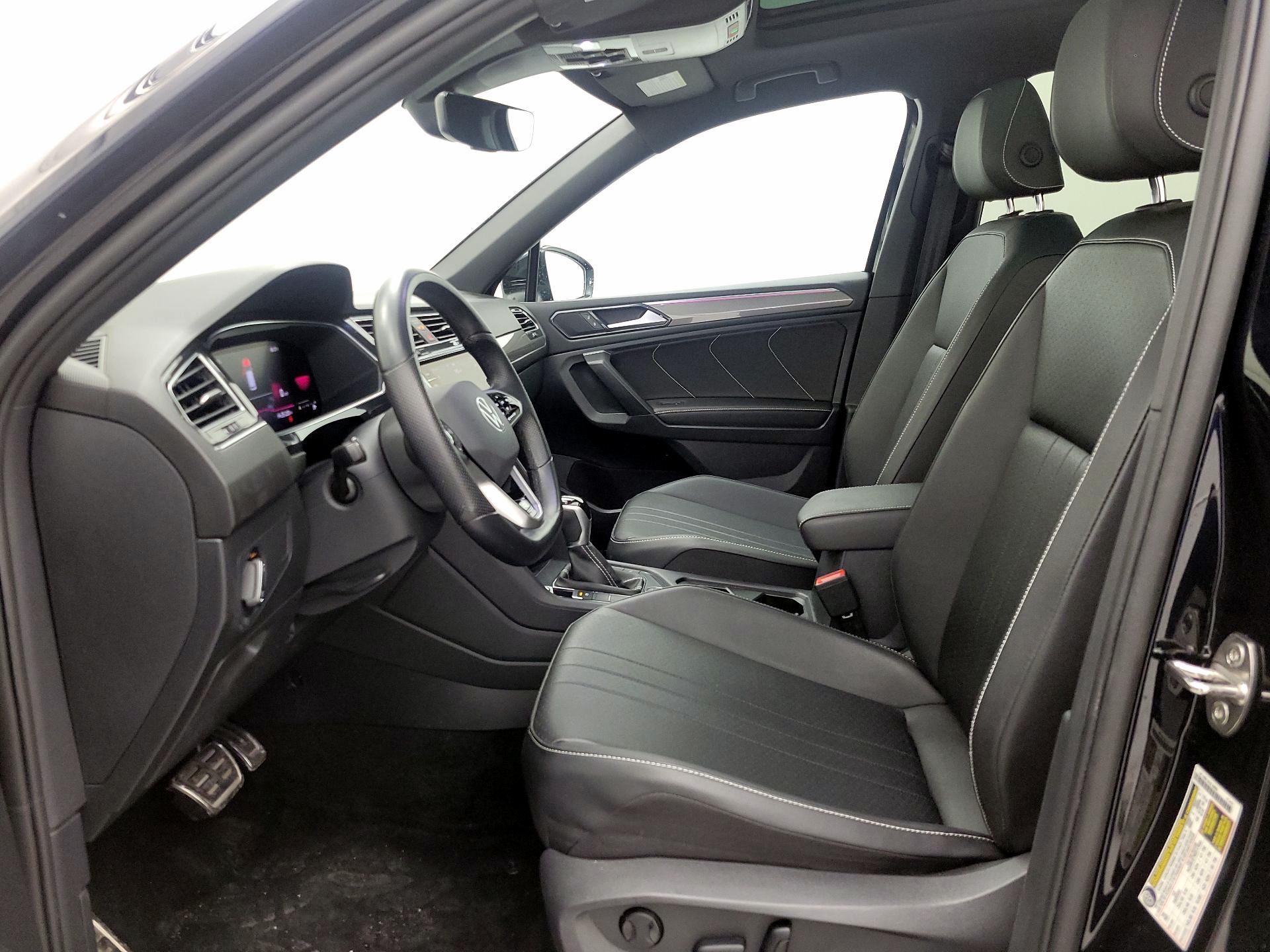 Thumbnail: 2023 Volkswagen Tiguan - 11