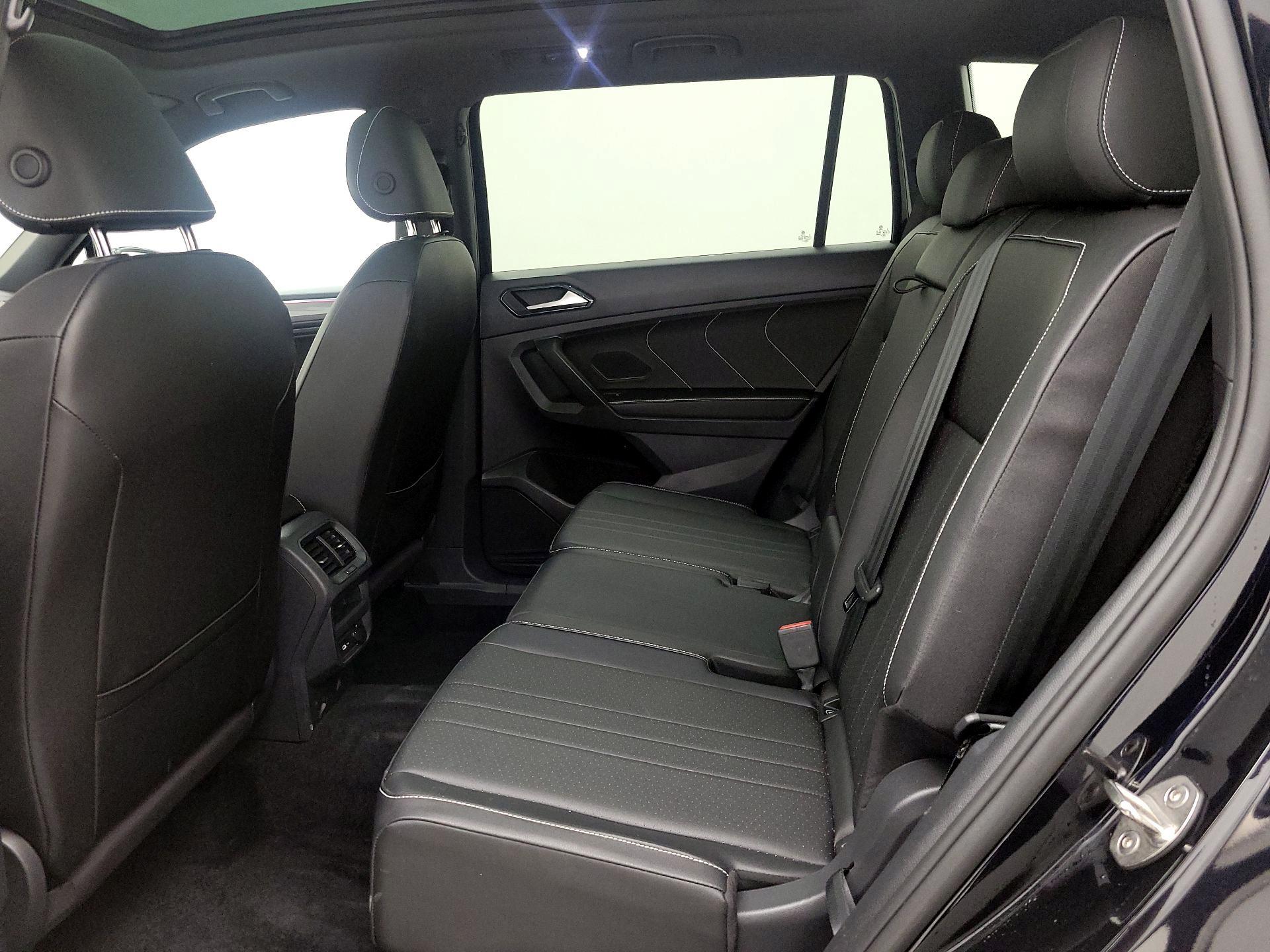 Thumbnail: 2023 Volkswagen Tiguan - 18