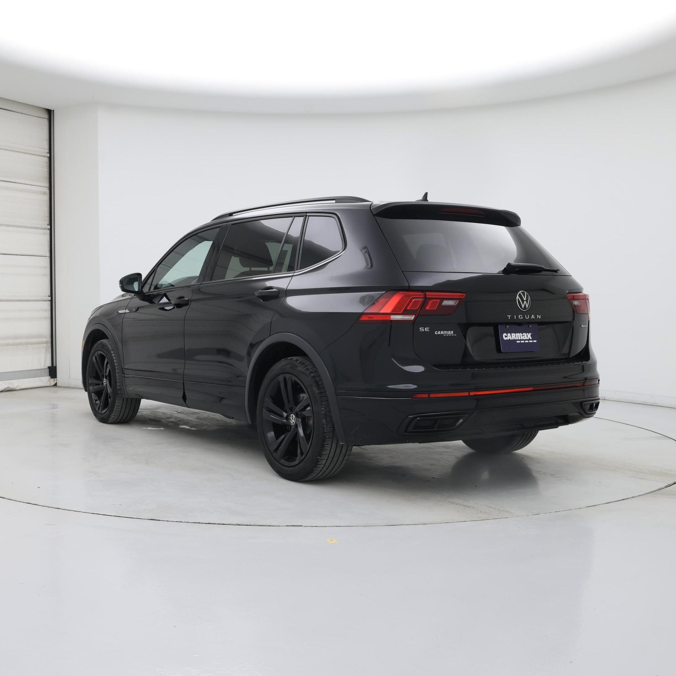 Thumbnail: 2023 Volkswagen Tiguan - 2