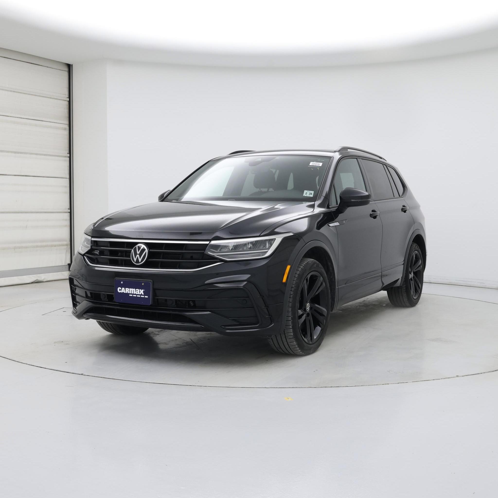 Thumbnail: 2023 Volkswagen Tiguan - 4