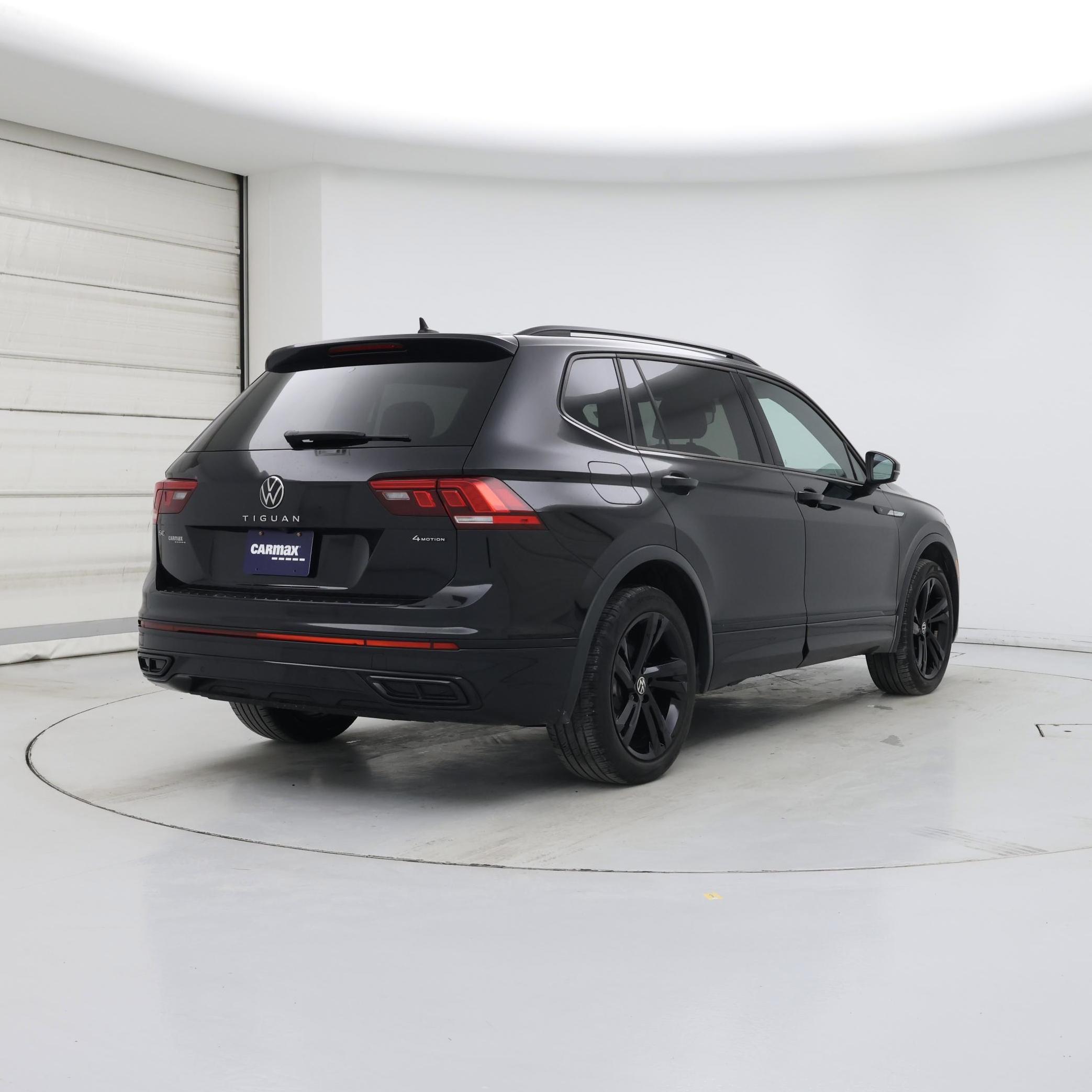 Thumbnail: 2023 Volkswagen Tiguan - 8