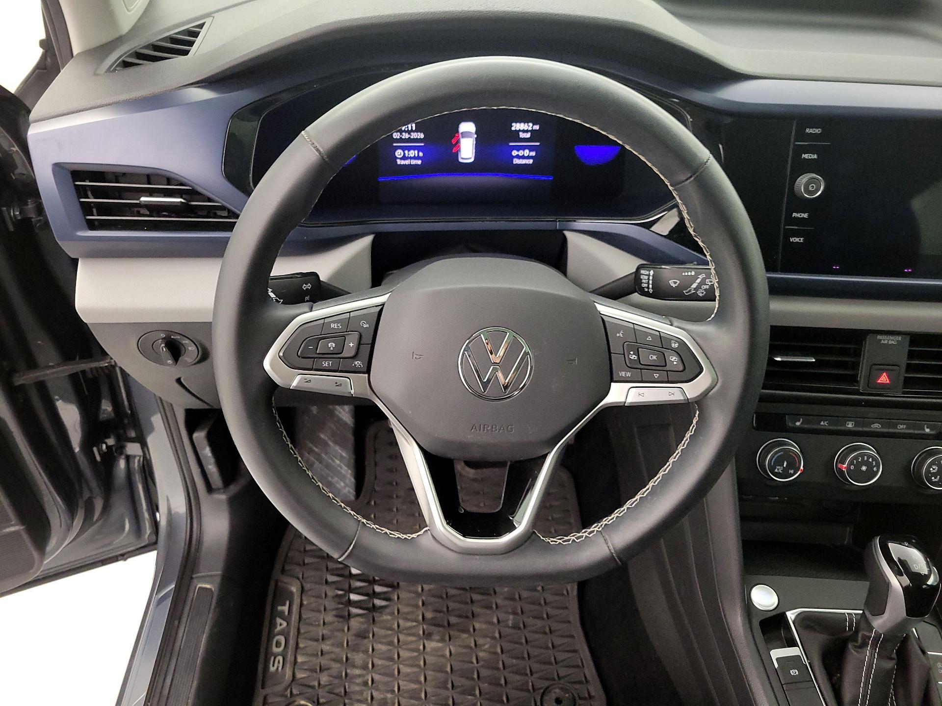 Thumbnail: 2022 Volkswagen Taos - 10