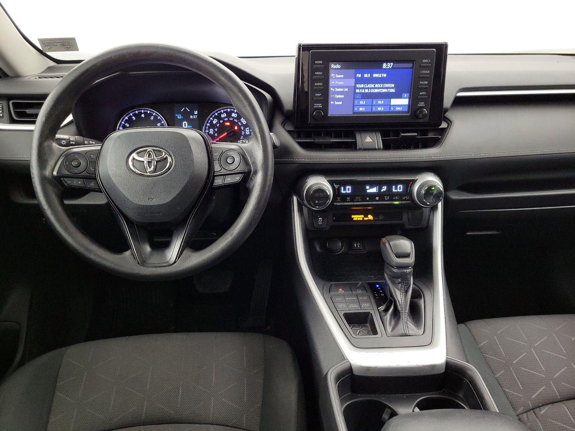 Thumbnail: 2019 Toyota RAV4 - 9