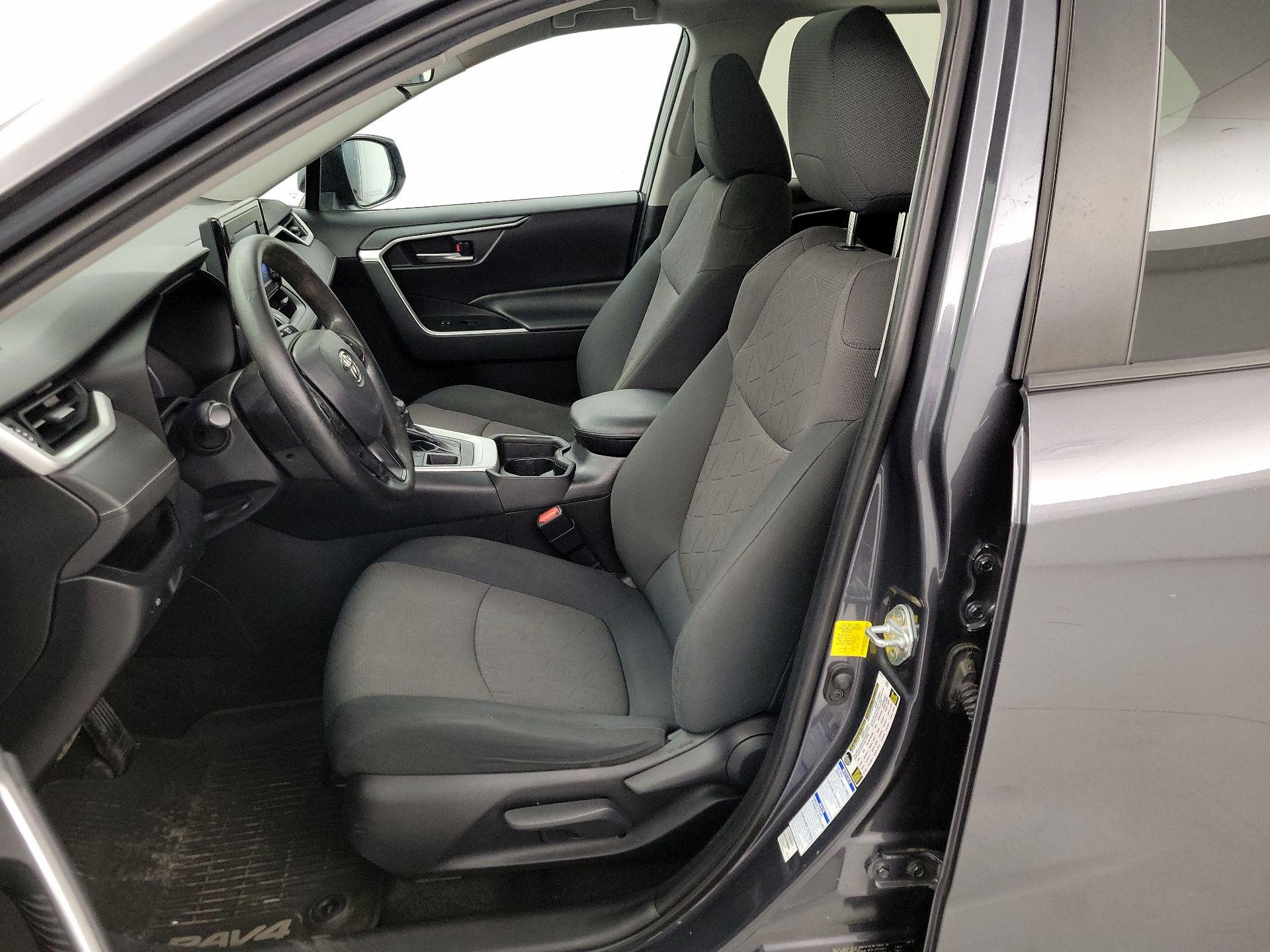 Thumbnail: 2019 Toyota RAV4 - 11