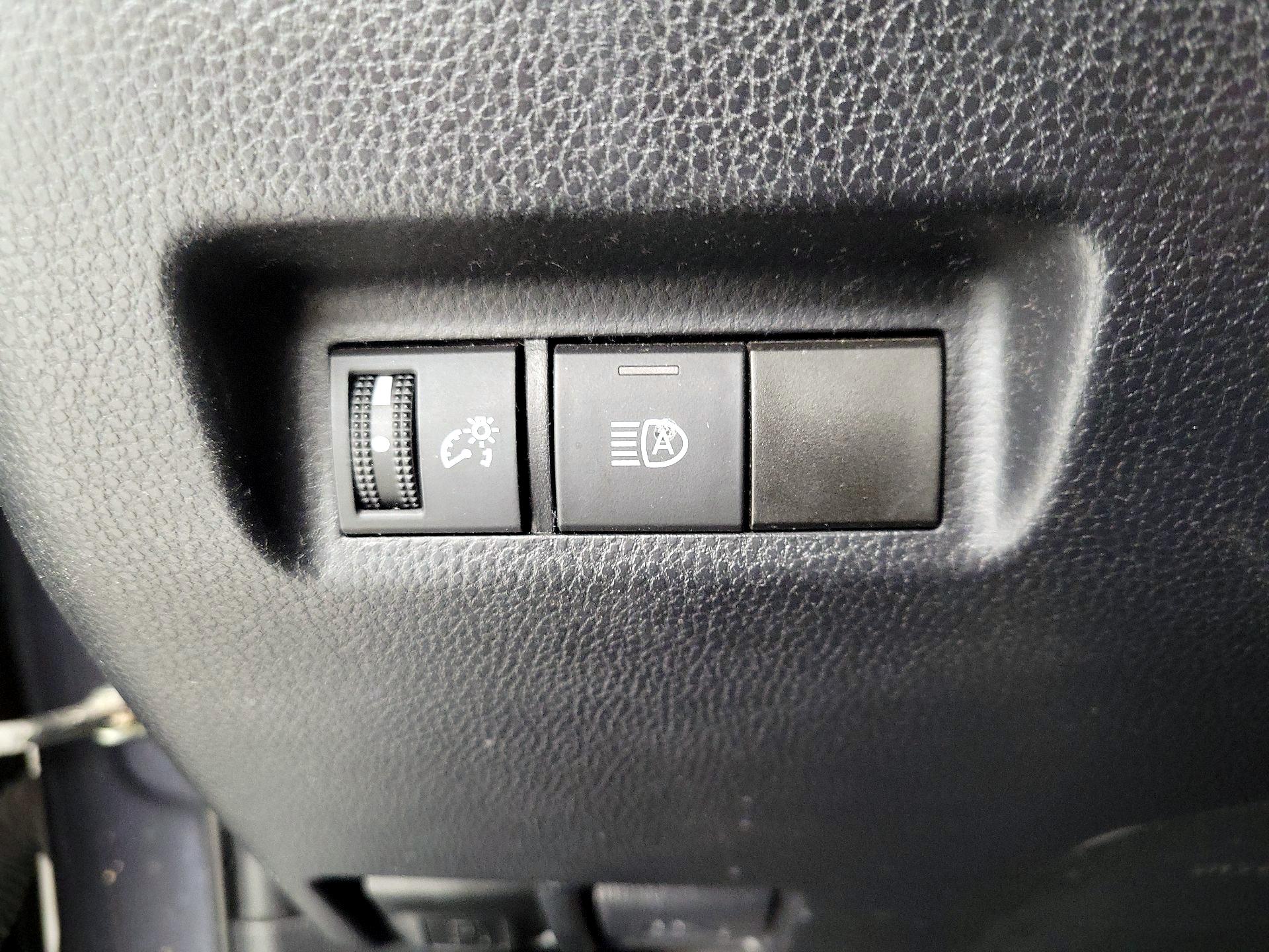 Thumbnail: 2019 Toyota RAV4 - 13