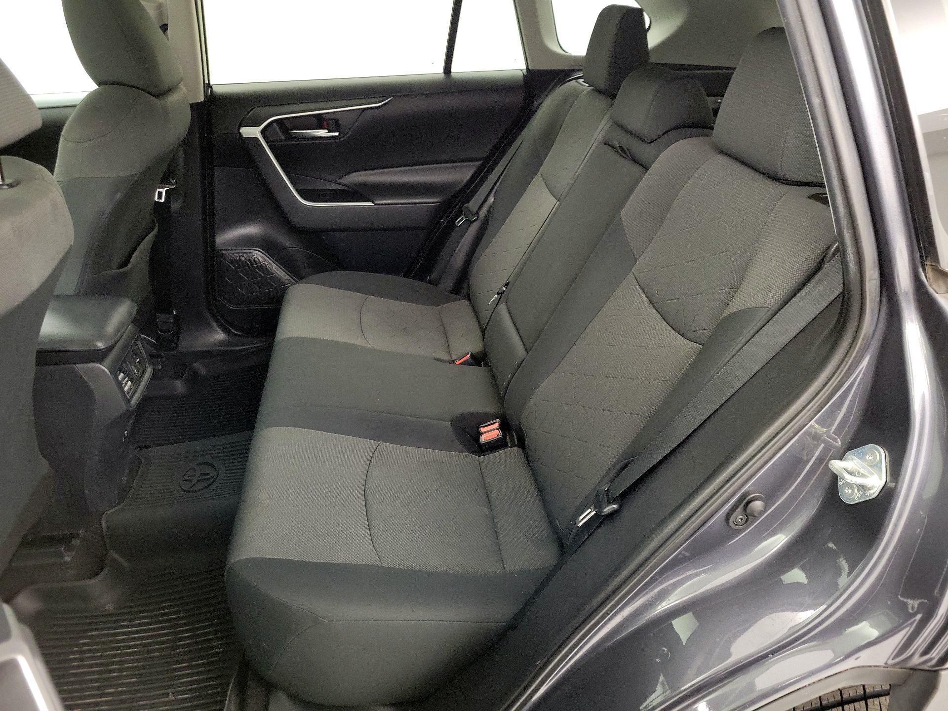 Thumbnail: 2019 Toyota RAV4 - 20