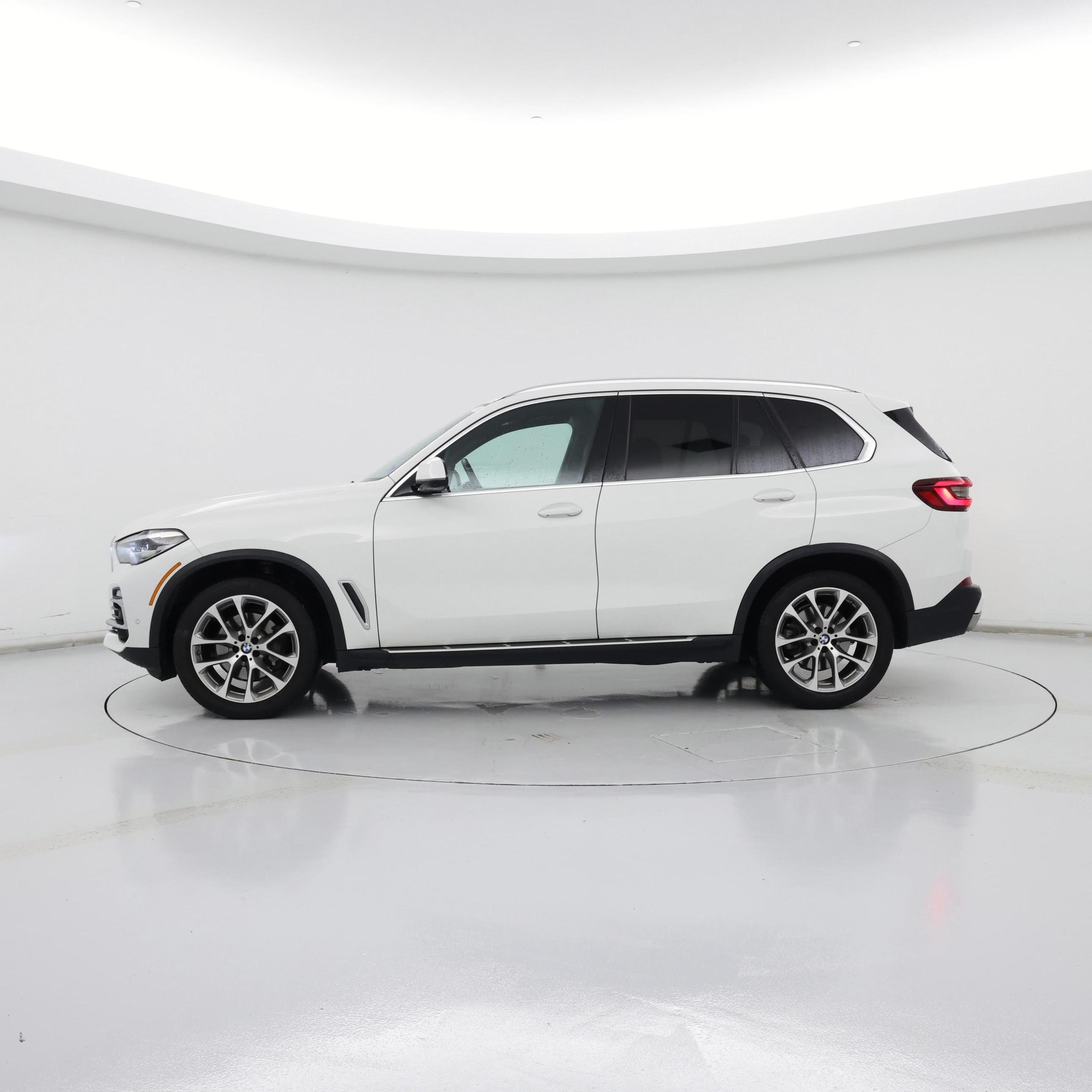 Thumbnail: 2021 BMW X5 - 3