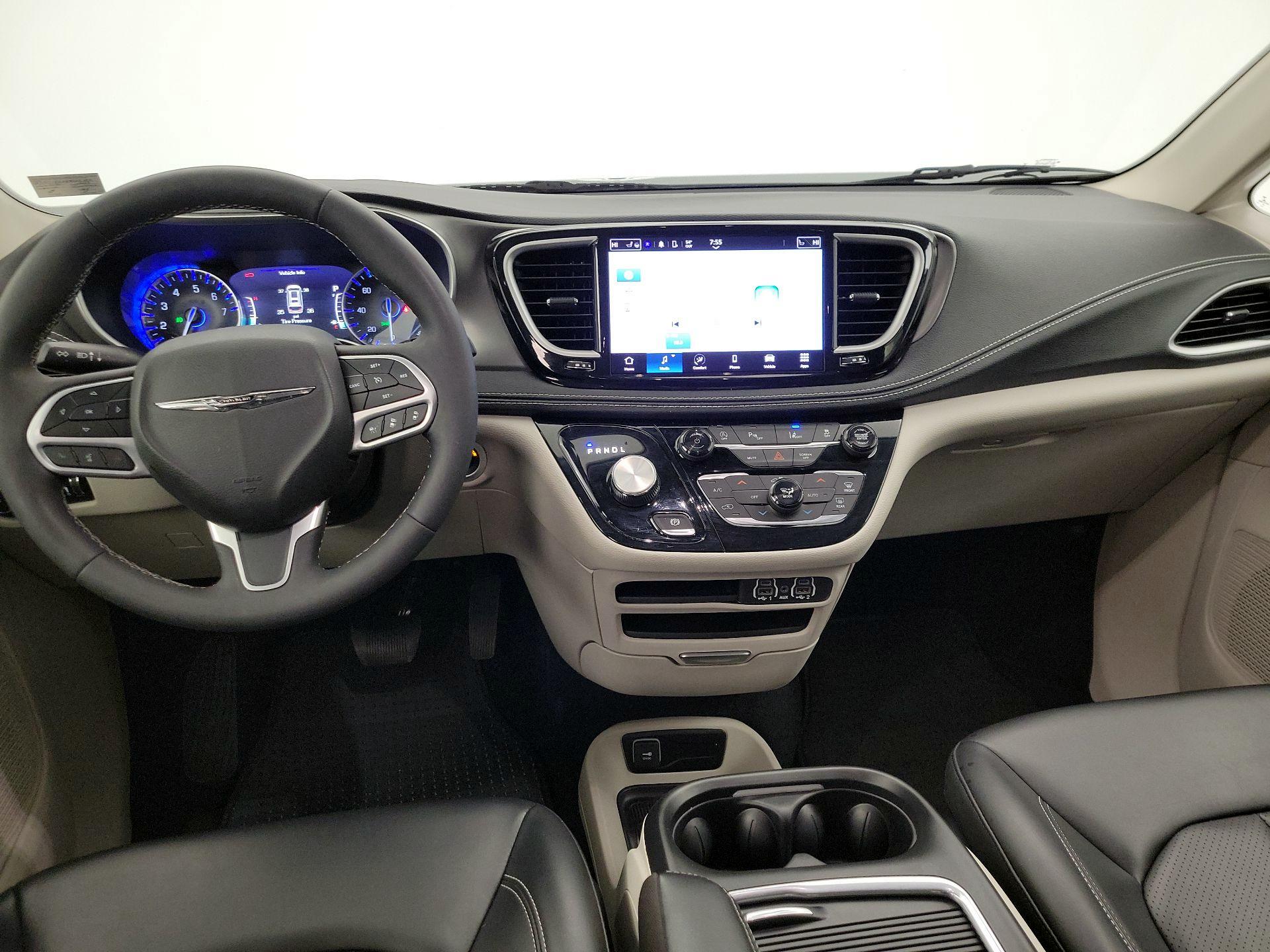 Thumbnail: 2023 Chrysler Pacifica - 9