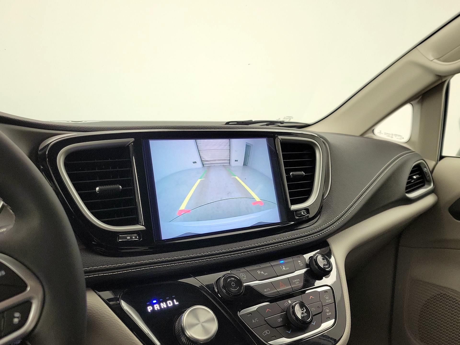 Thumbnail: 2023 Chrysler Pacifica - 14