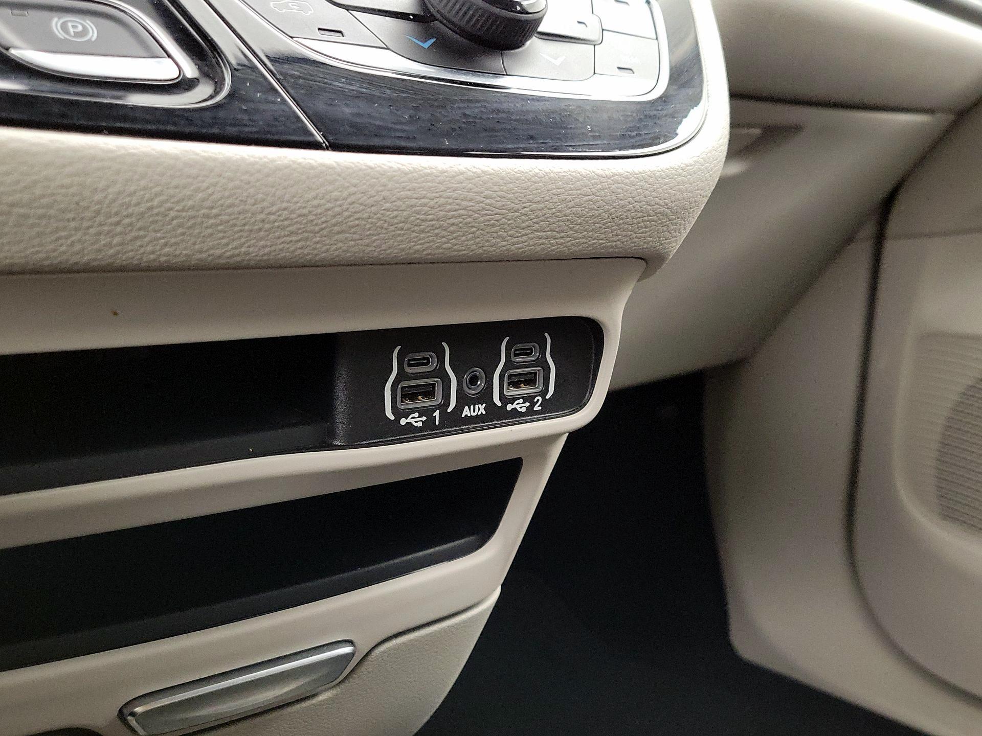 Thumbnail: 2023 Chrysler Pacifica - 18