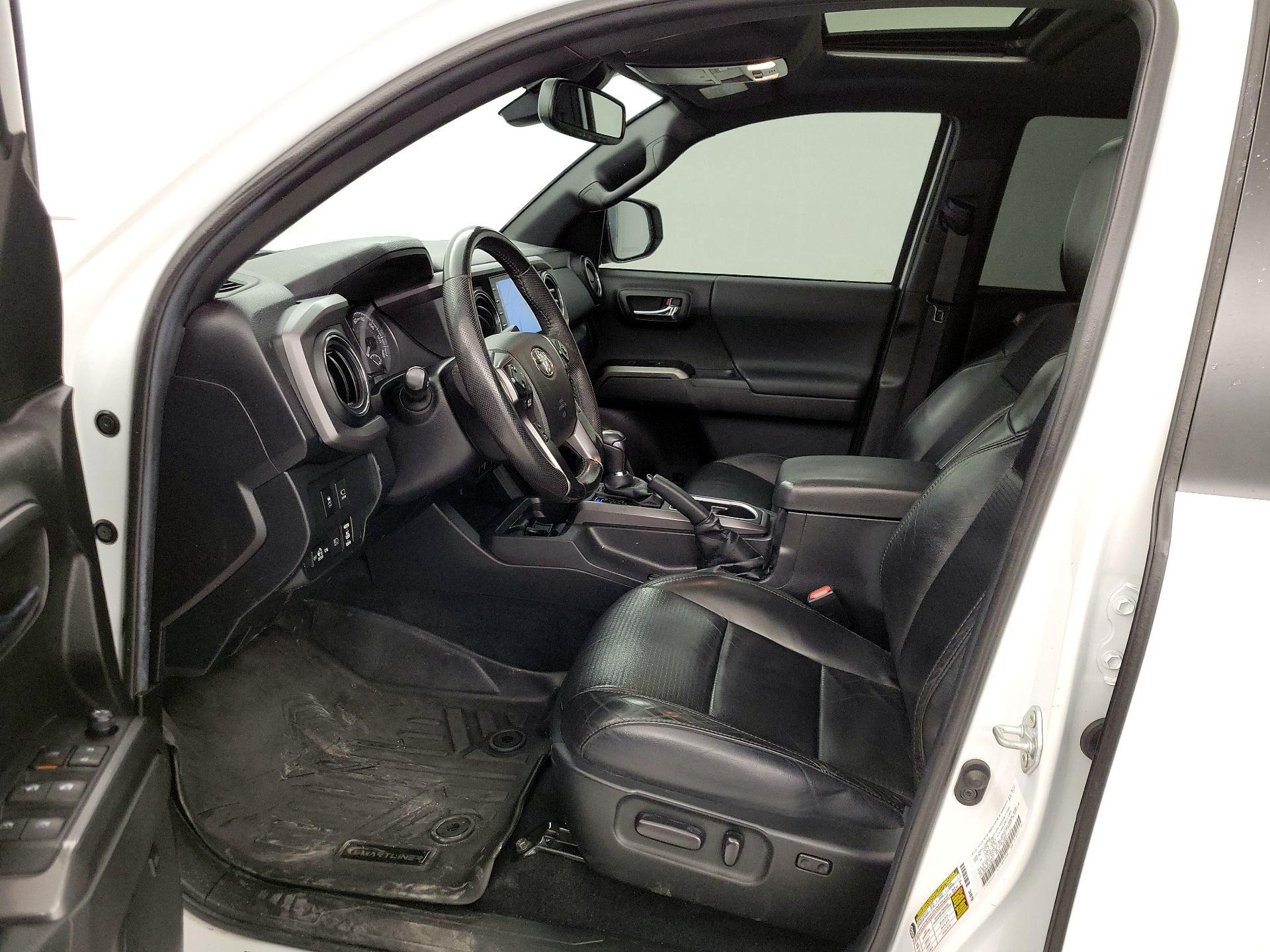 Thumbnail: 2022 Toyota Tacoma - 11