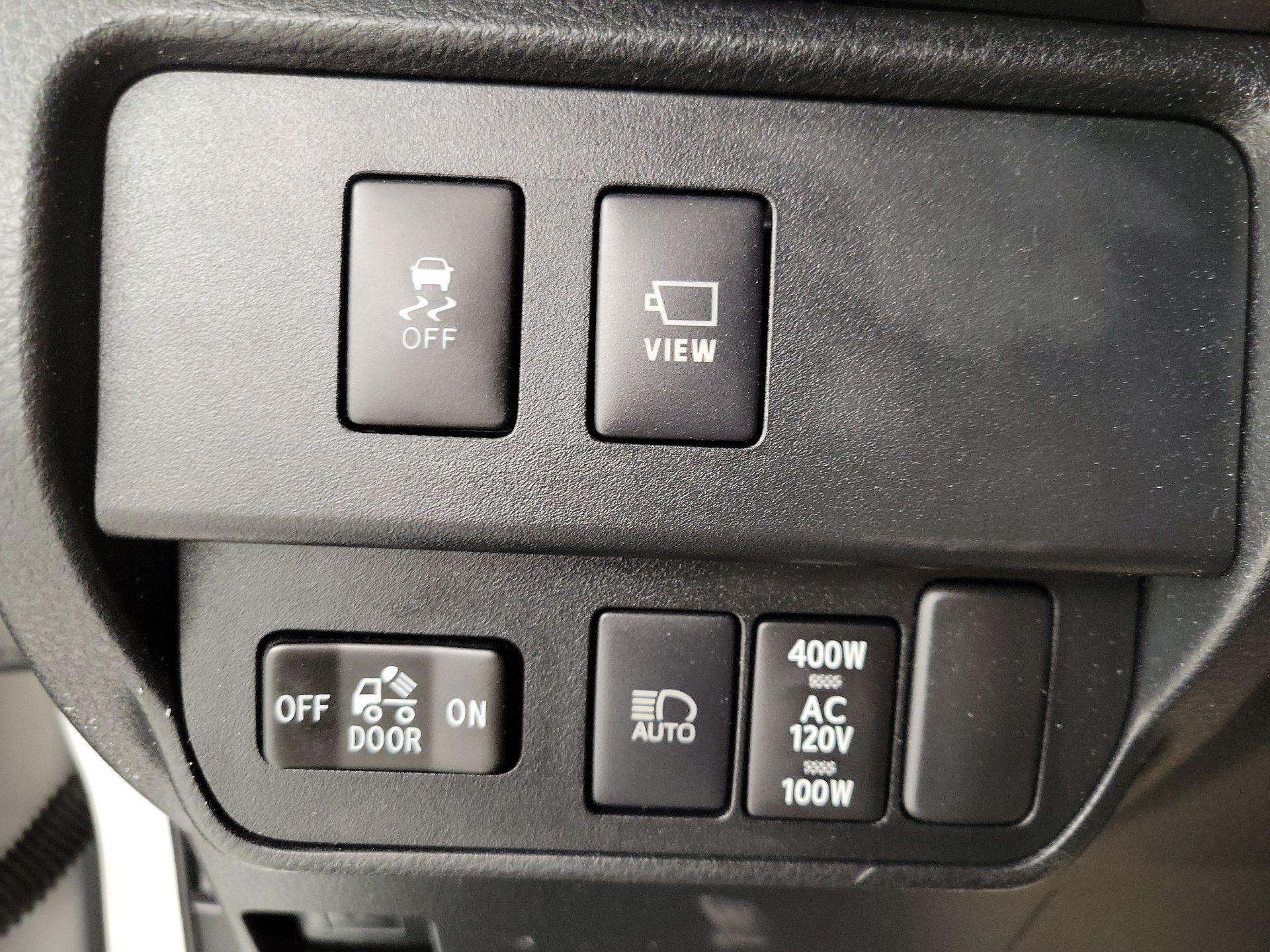 Thumbnail: 2022 Toyota Tacoma - 13