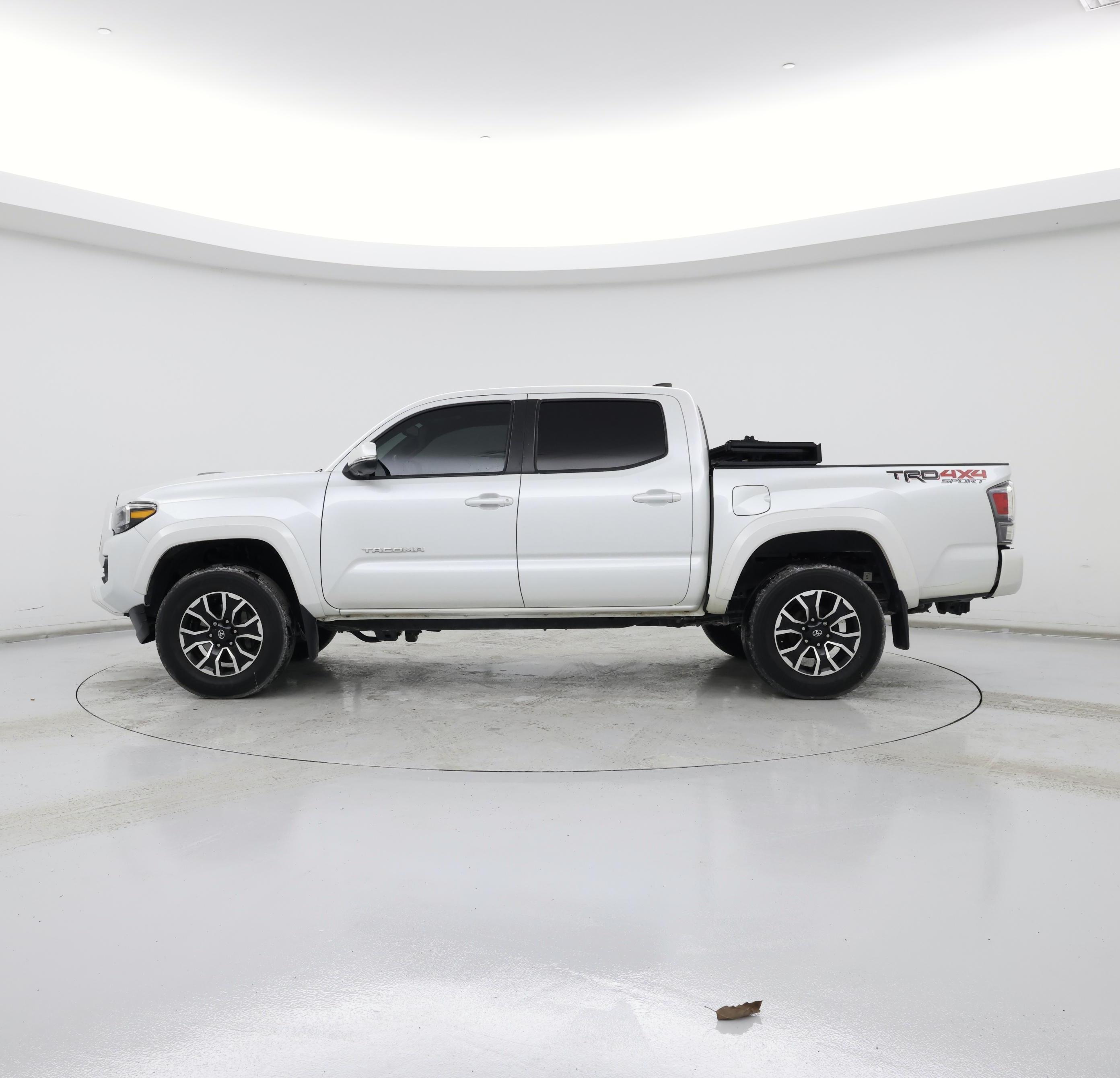 Thumbnail: 2022 Toyota Tacoma - 3