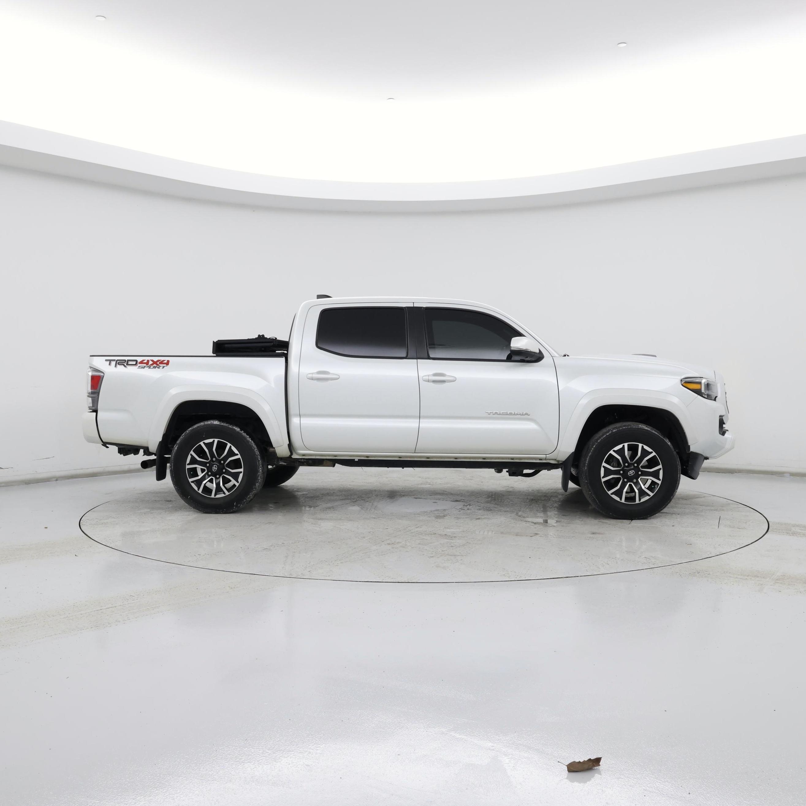 Thumbnail: 2022 Toyota Tacoma - 7