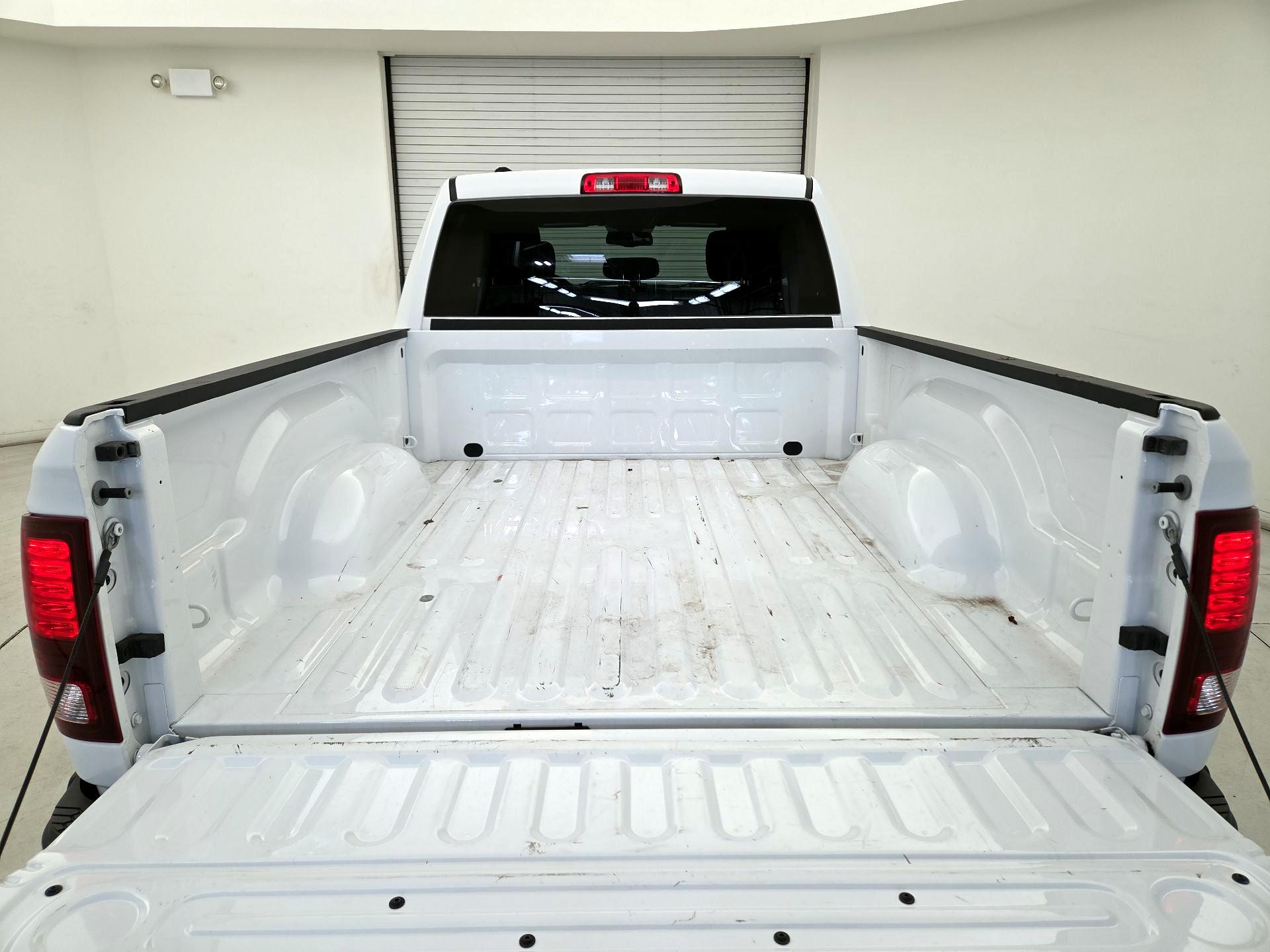 Thumbnail: 2022 RAM 1500 Classic - 19