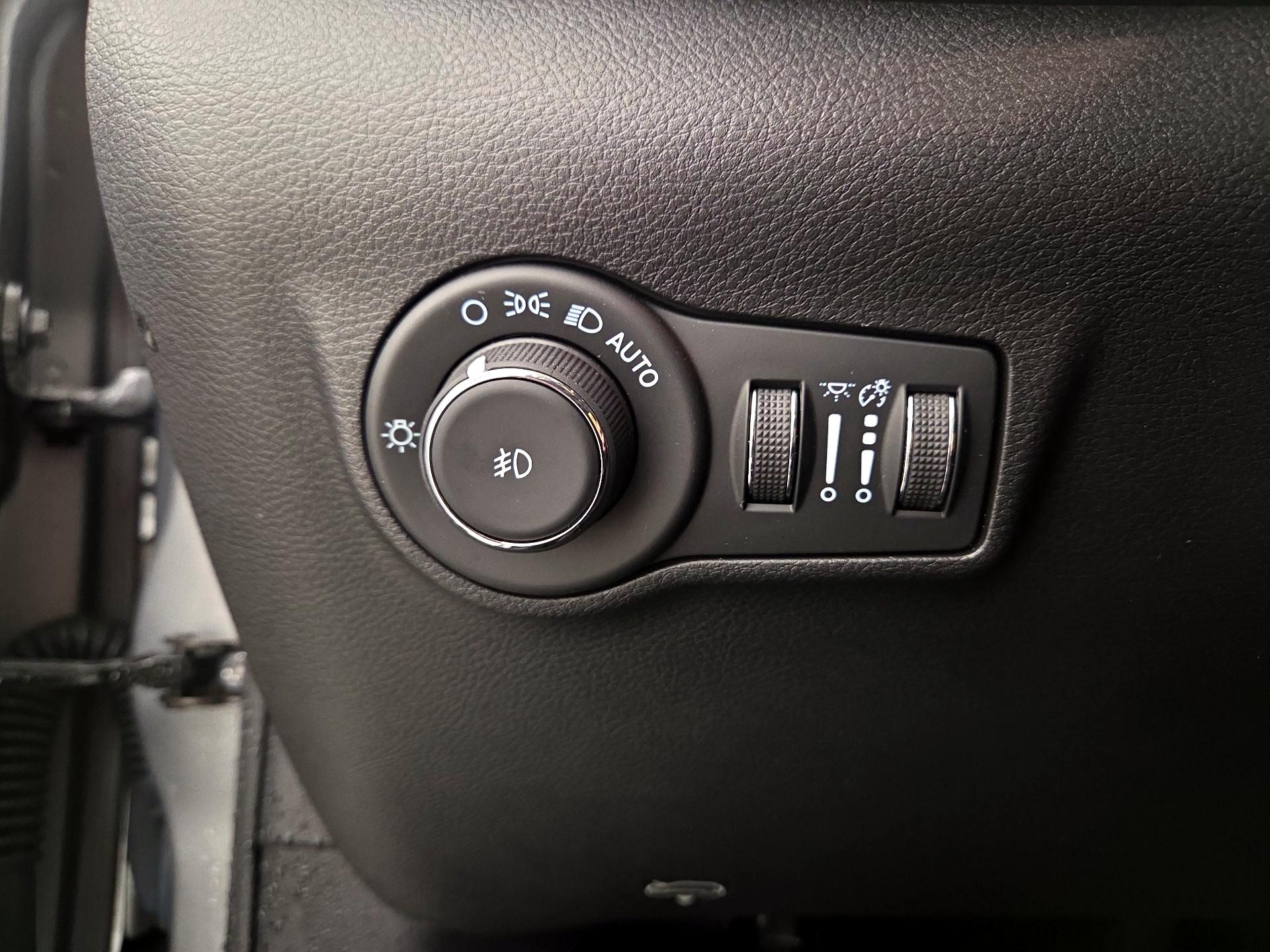 Thumbnail: 2022 Jeep Compass - 13