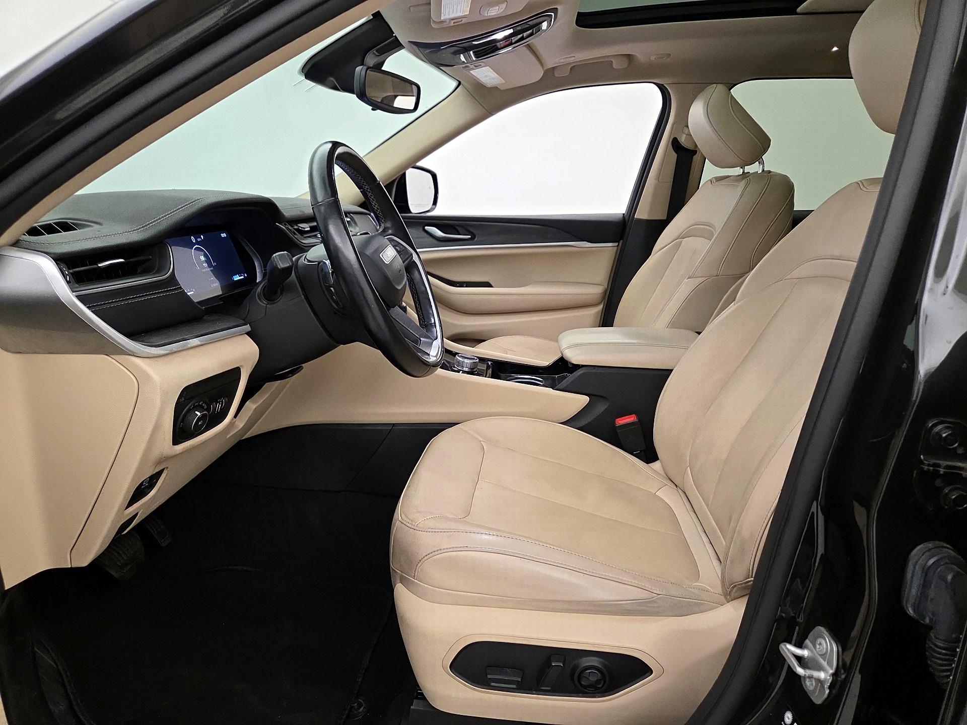 Thumbnail: 2022 Jeep Grand Cherokee L - 11