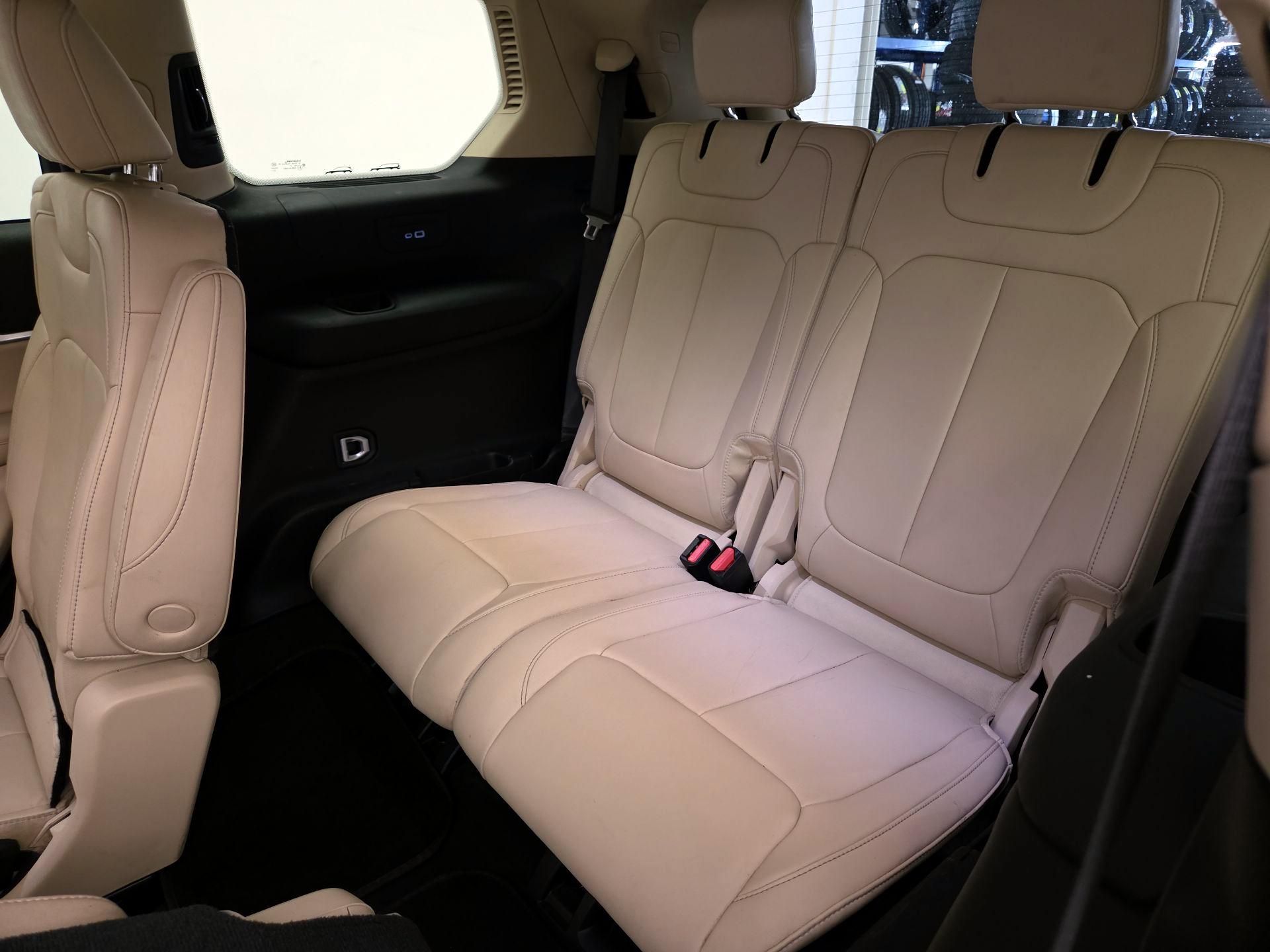 Thumbnail: 2022 Jeep Grand Cherokee L - 20