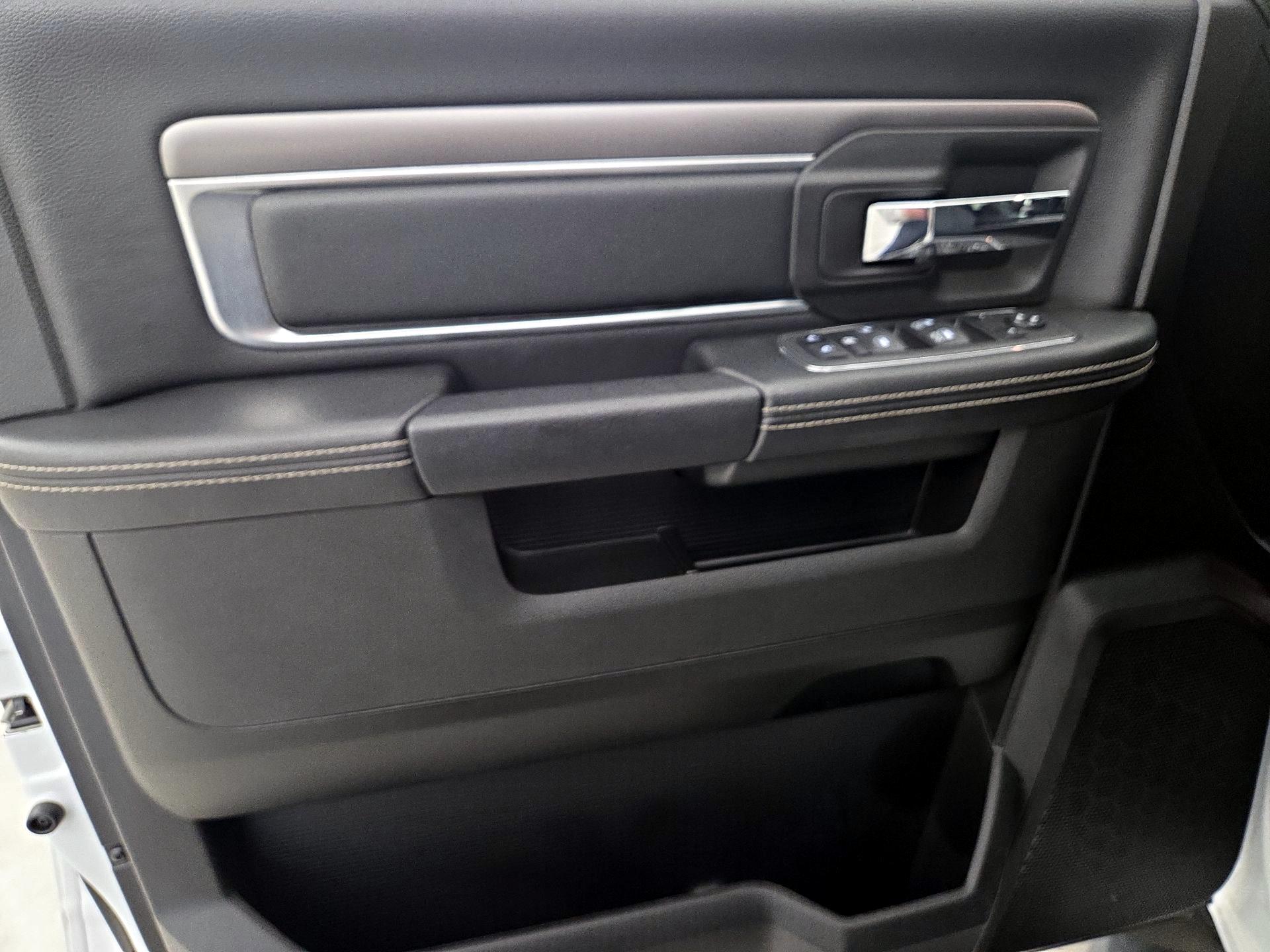 Thumbnail: 2022 RAM 1500 Classic - 12