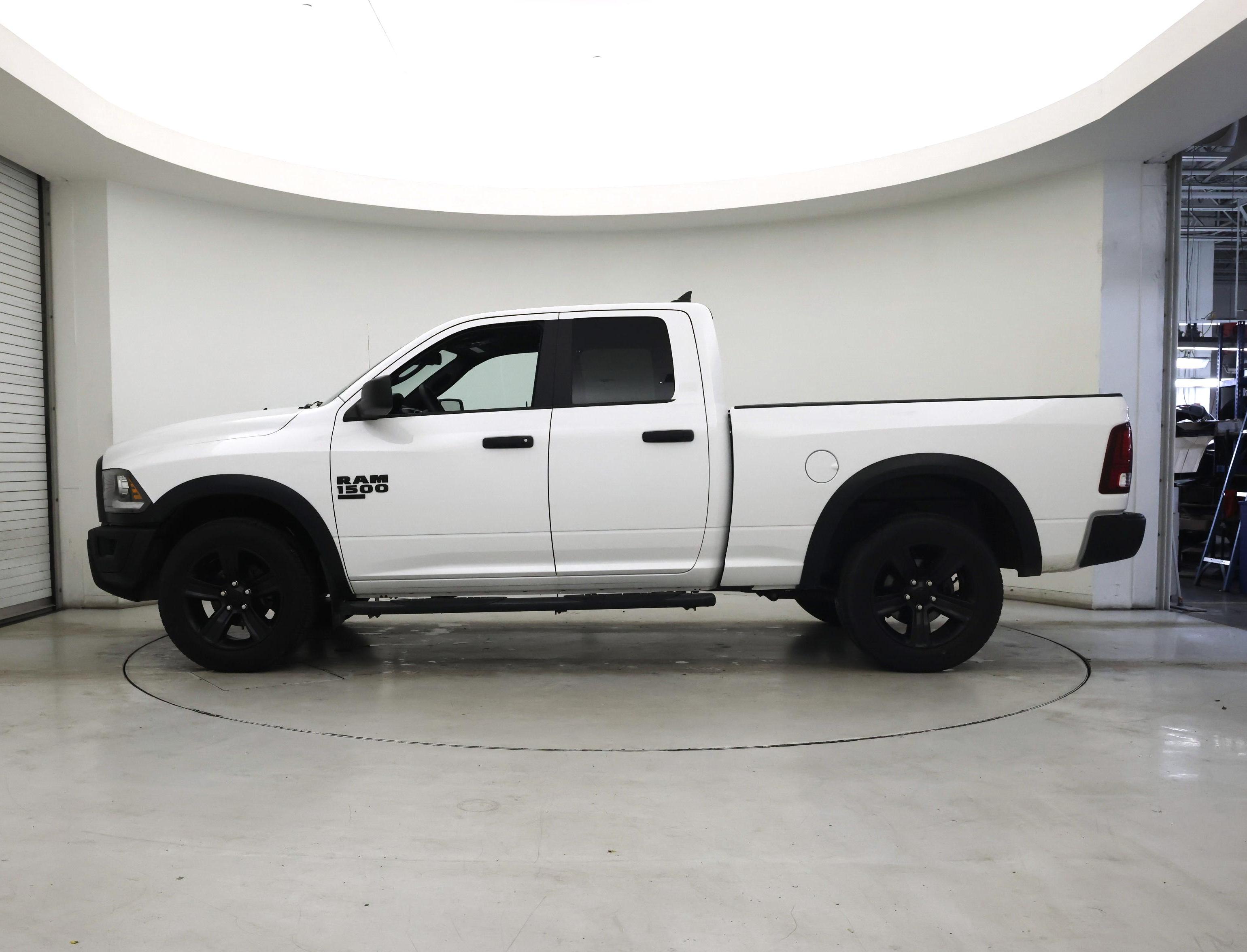 Thumbnail: 2022 RAM 1500 Classic - 3