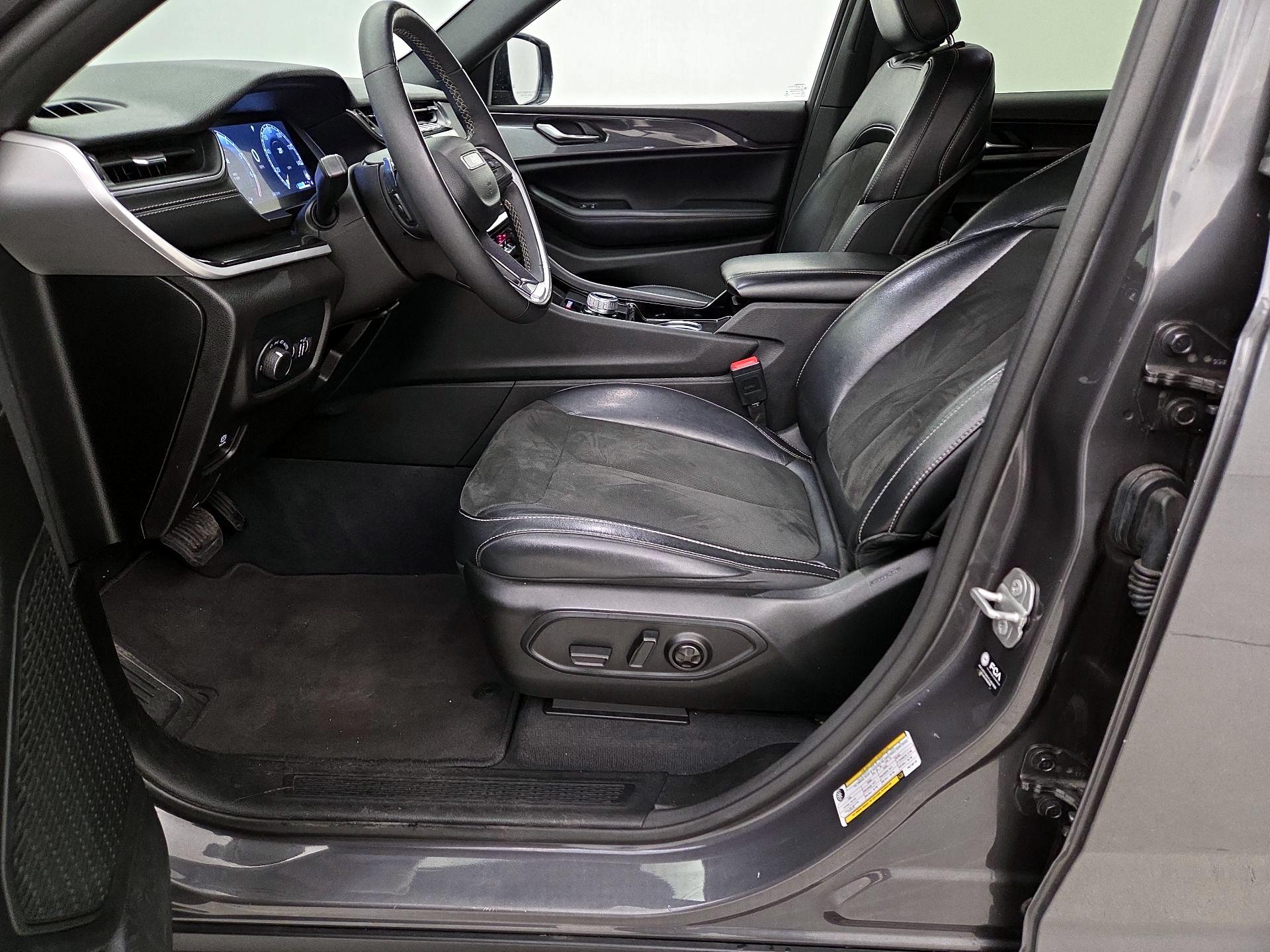 Thumbnail: 2023 Jeep Grand Cherokee L - 11