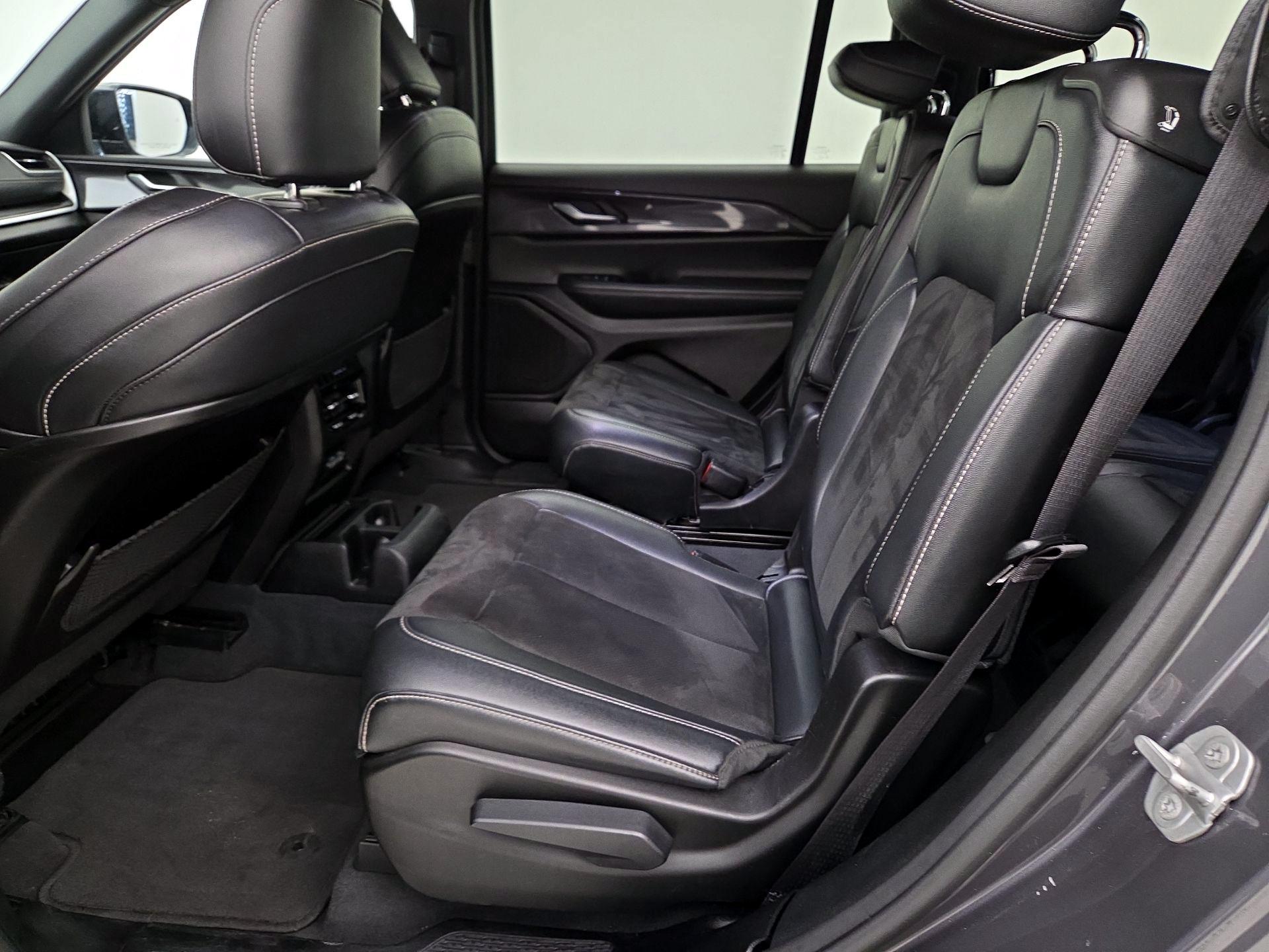 Thumbnail: 2023 Jeep Grand Cherokee L - 19