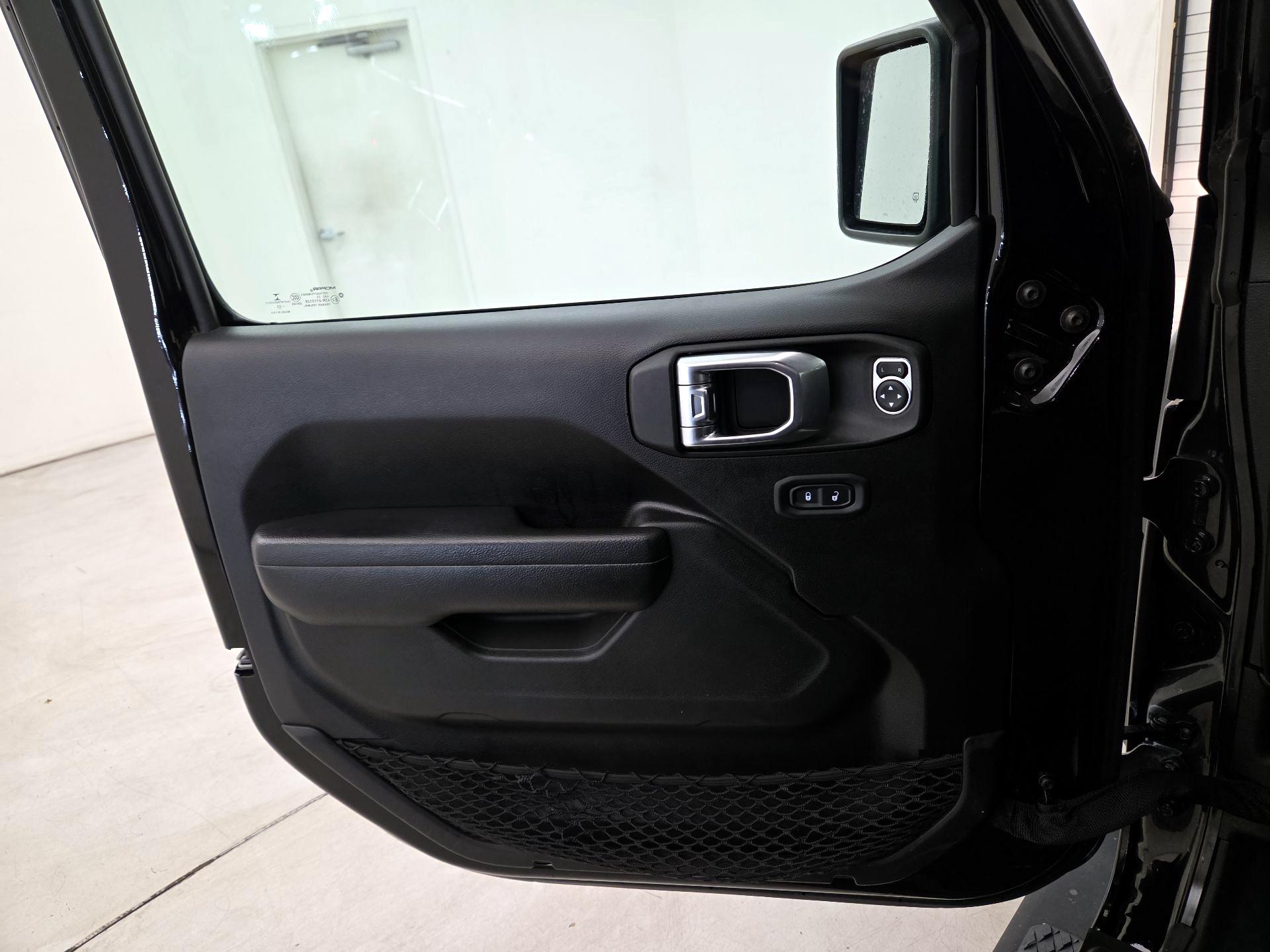 Thumbnail: 2022 Jeep Gladiator - 12