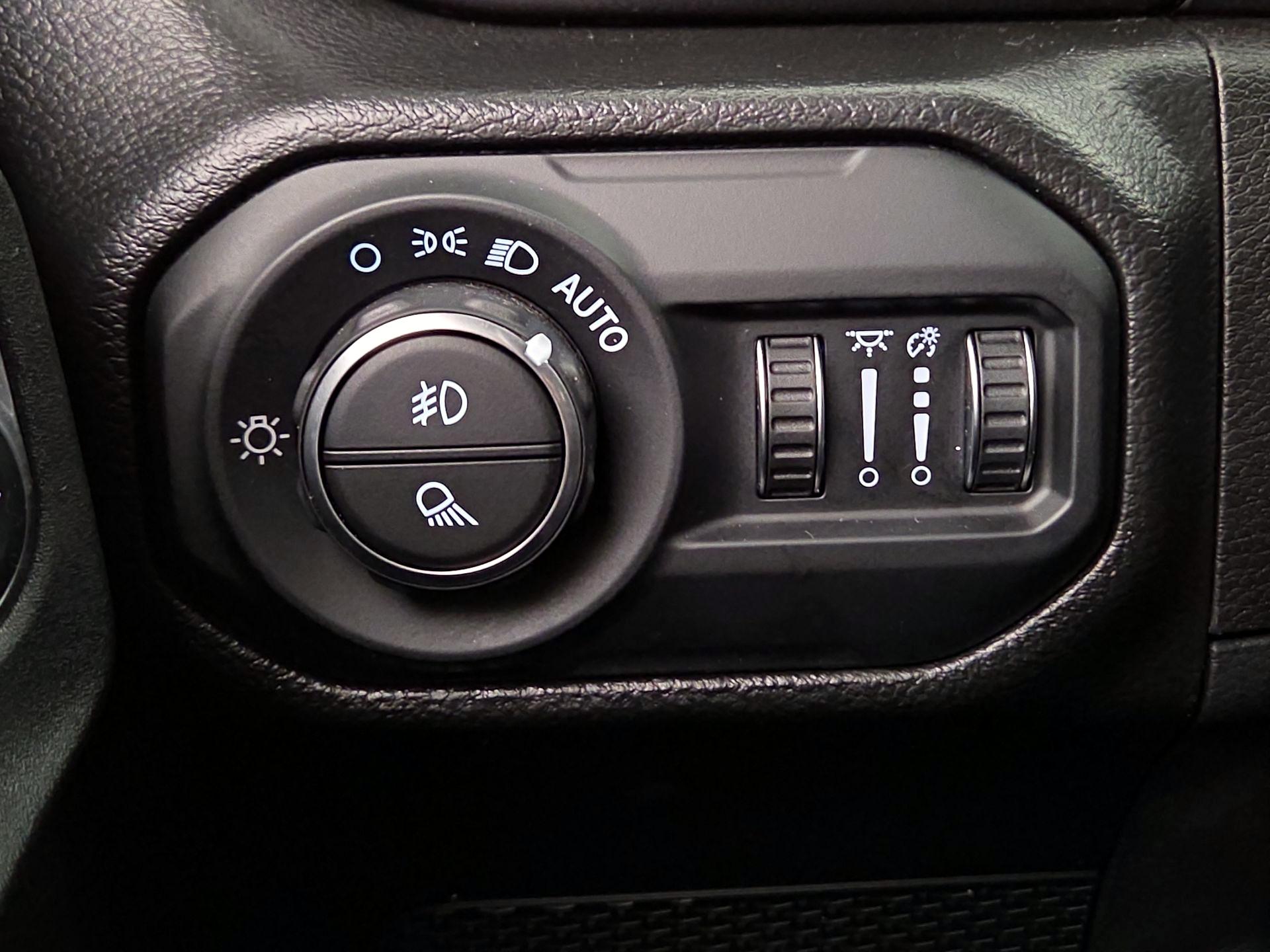 Thumbnail: 2022 Jeep Gladiator - 13