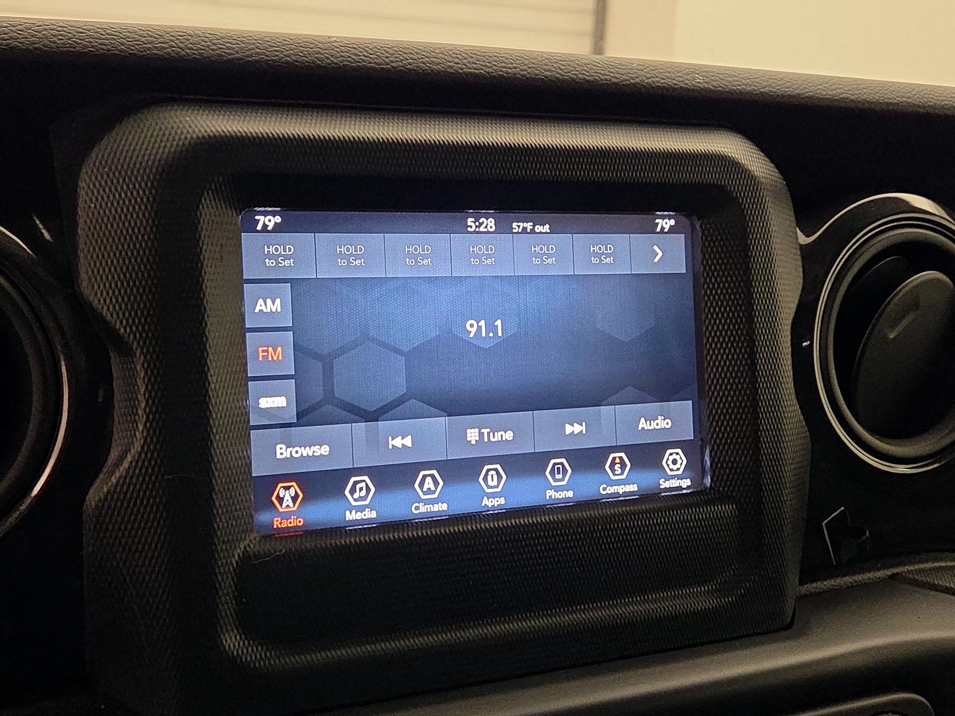 Thumbnail: 2022 Jeep Gladiator - 15