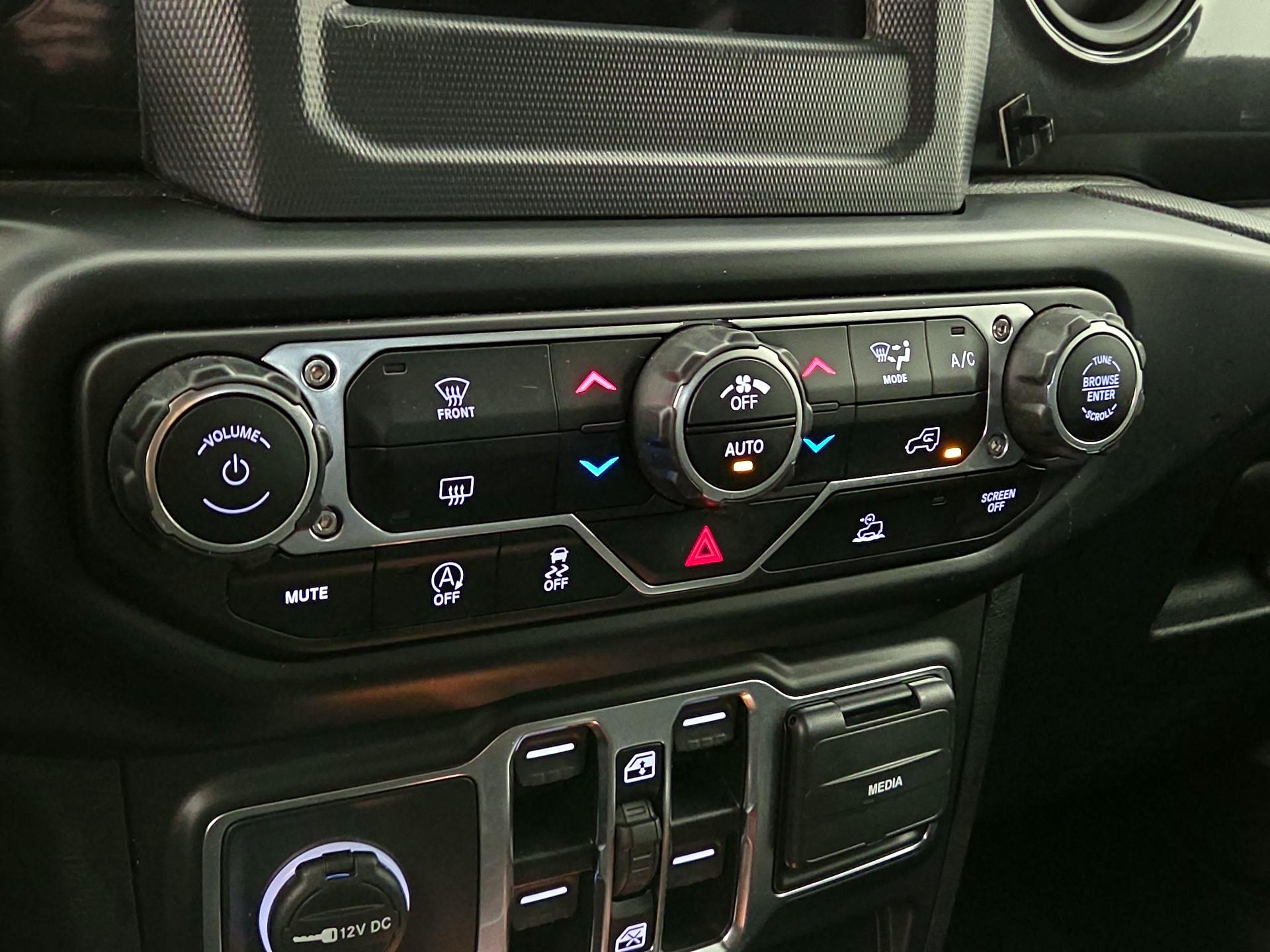 Thumbnail: 2022 Jeep Gladiator - 16