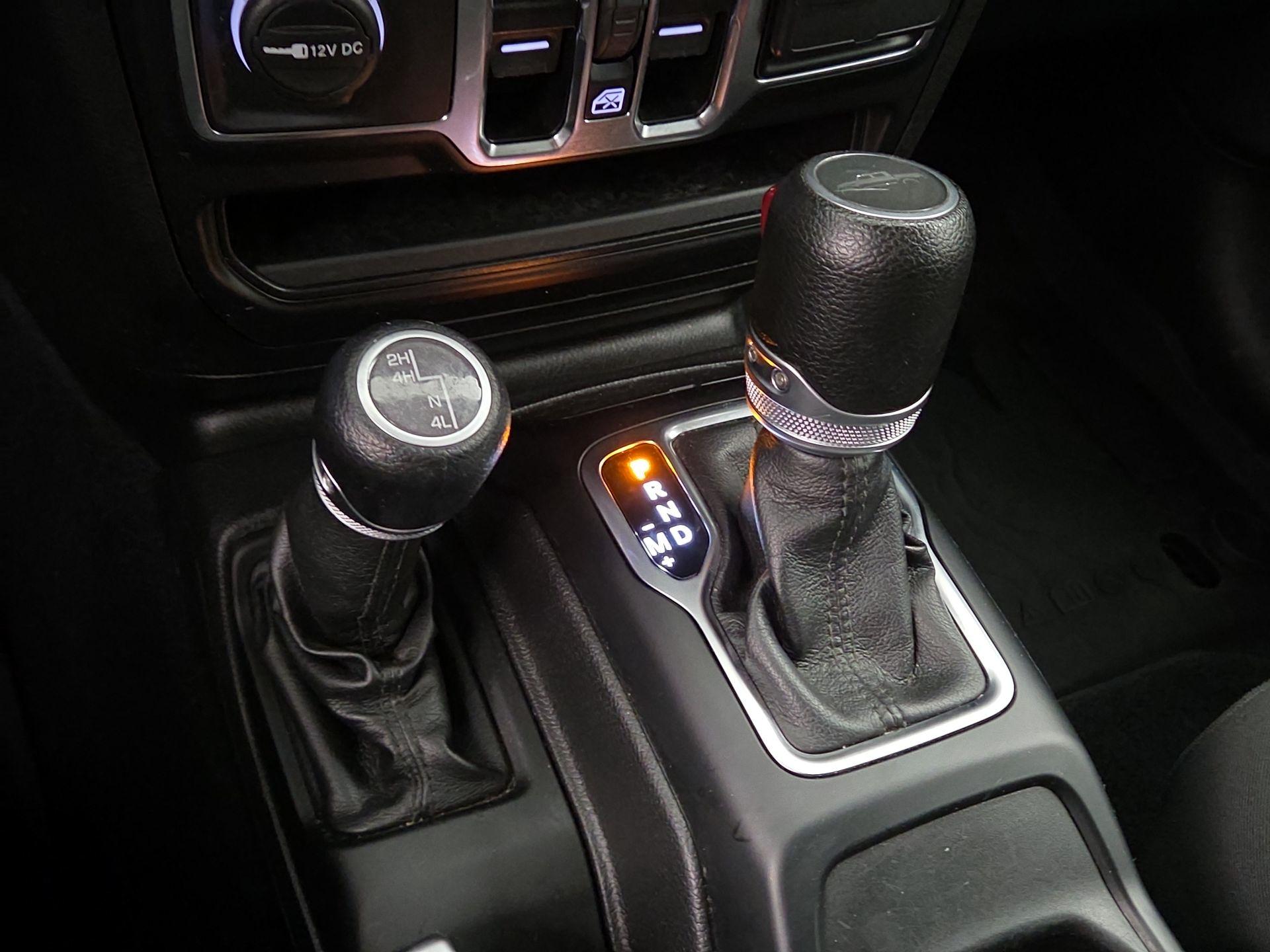 Thumbnail: 2022 Jeep Gladiator - 17