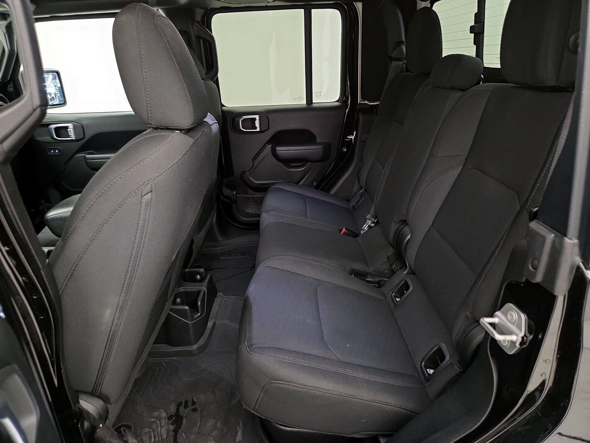 Thumbnail: 2022 Jeep Gladiator - 19