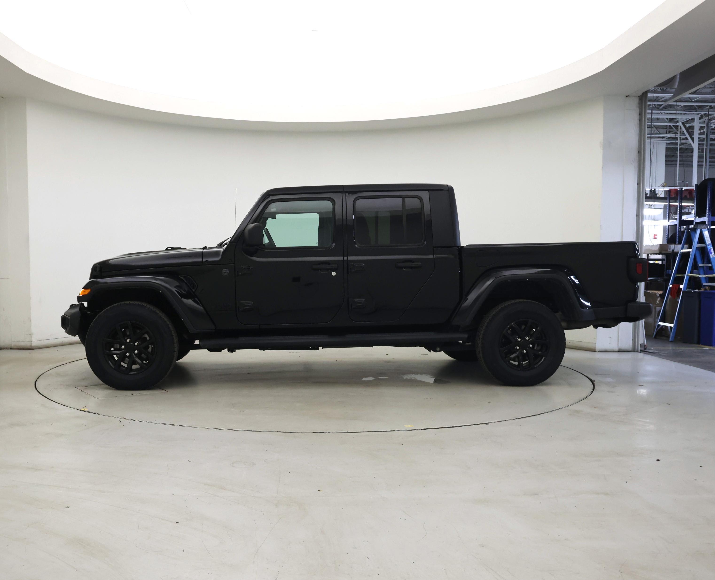 Thumbnail: 2022 Jeep Gladiator - 3